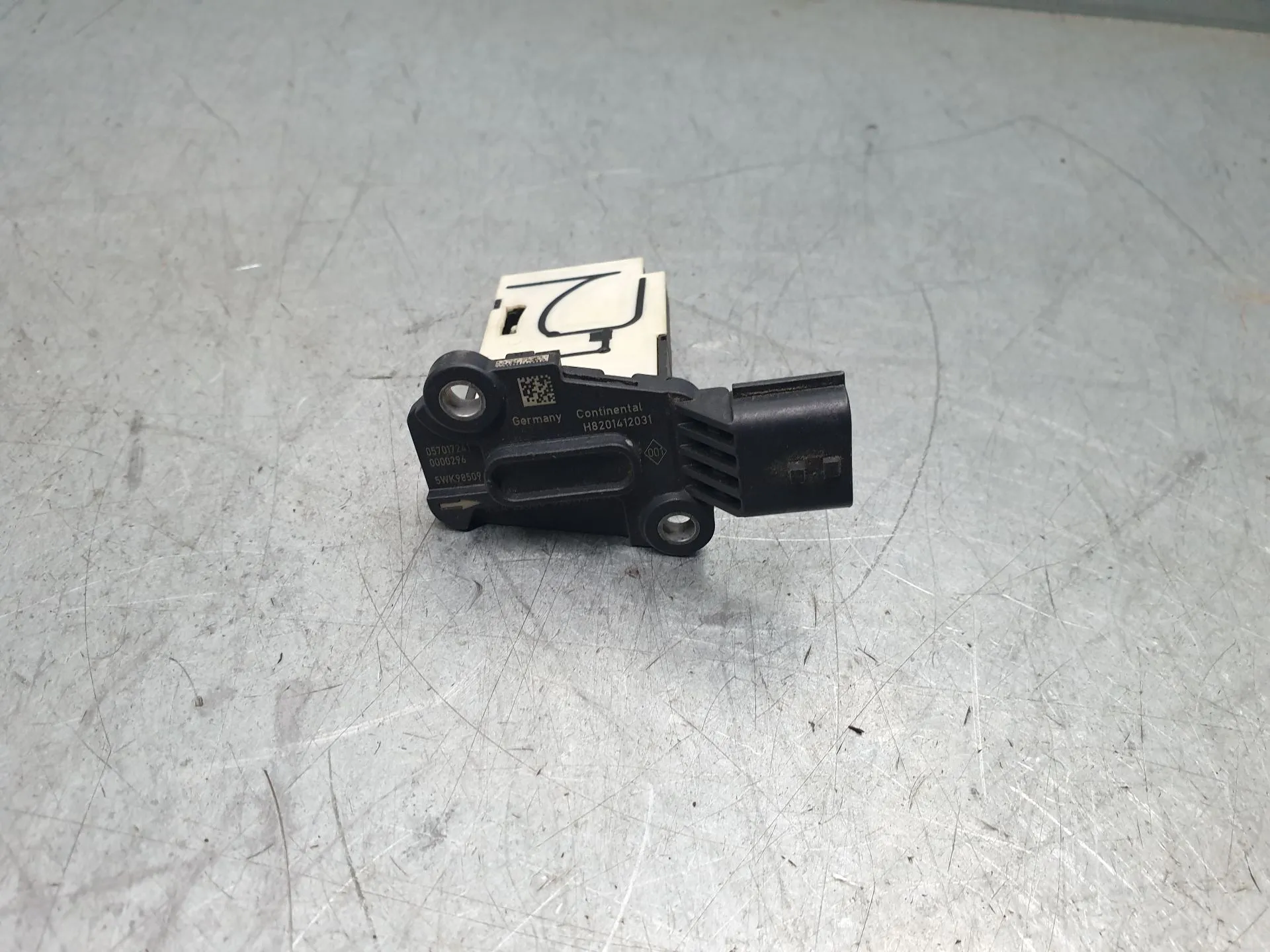 Mass Air Flow Sensor (MAF) RENAULT Megane IV (B9A/M_) Imagem-3