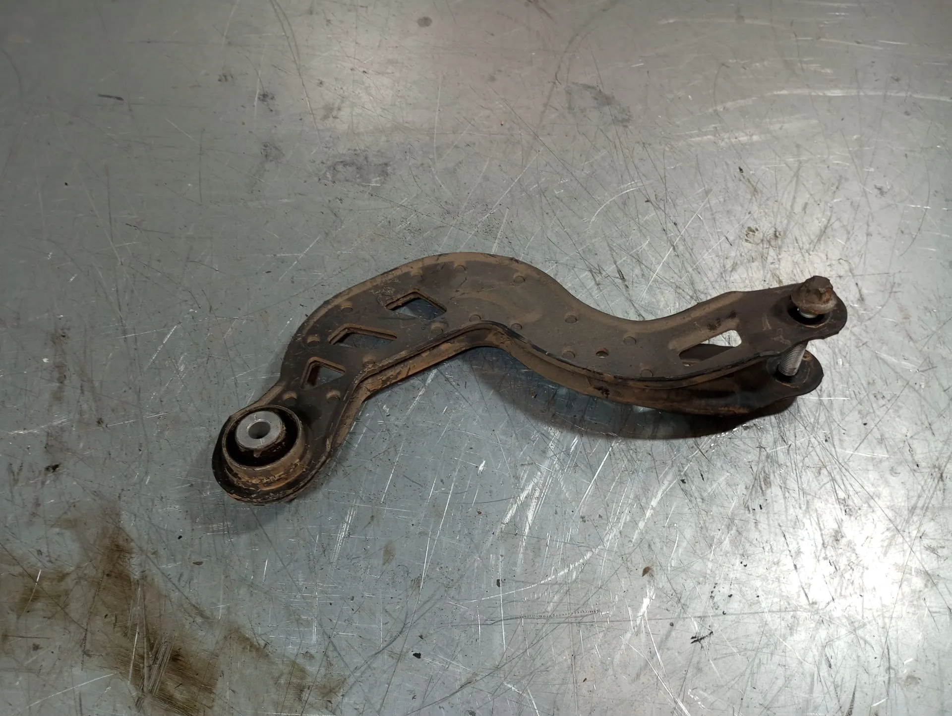 Braccio di sospensione posteriore destro MERCEDES-BENZ Classe B (W246, W242) Imagem-1