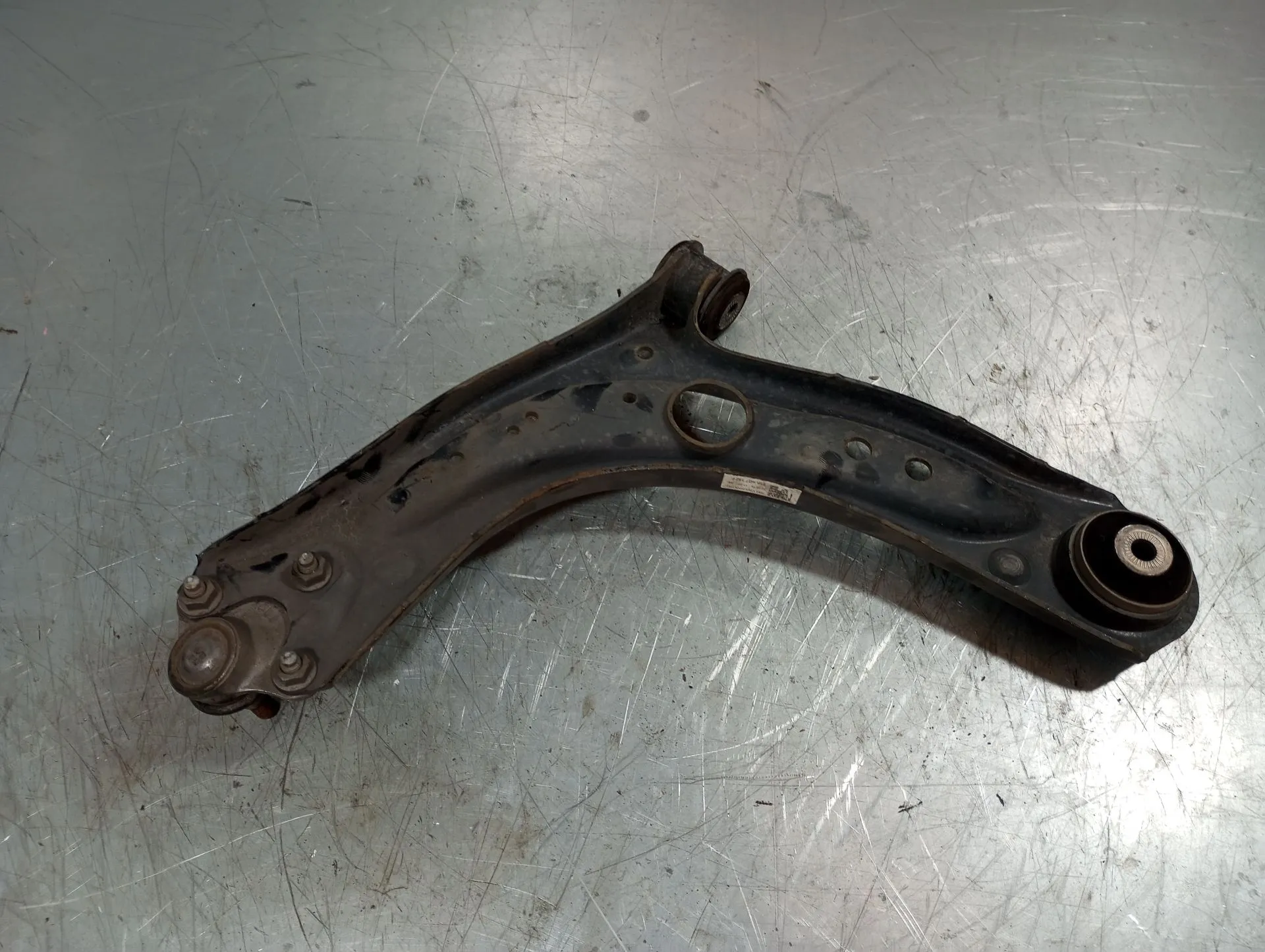 Braço de suspensão frente direito AUDI Q2 (GA) Imagem-1