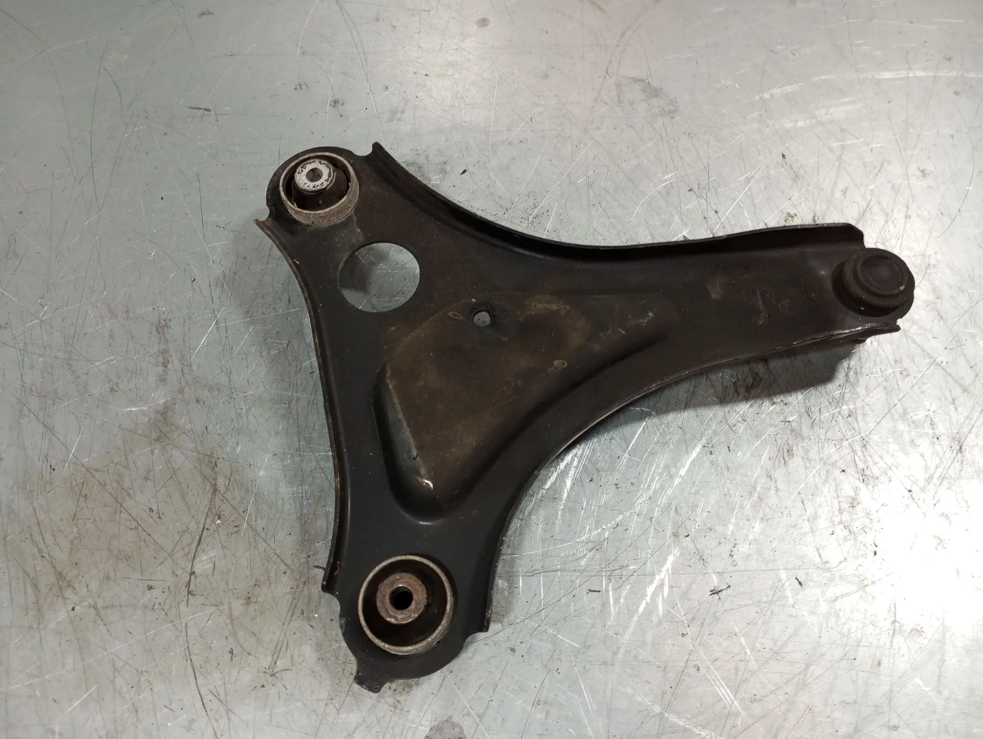 Braccio di sospensione anteriore sinistro RENAULT Twingo III (BCM_) Imagem-1