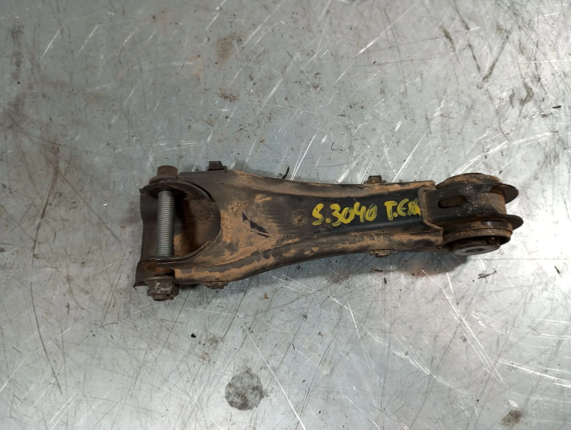 Braccio di sospensione posteriore sinistro MERCEDES-BENZ Classe B (W246, W242)