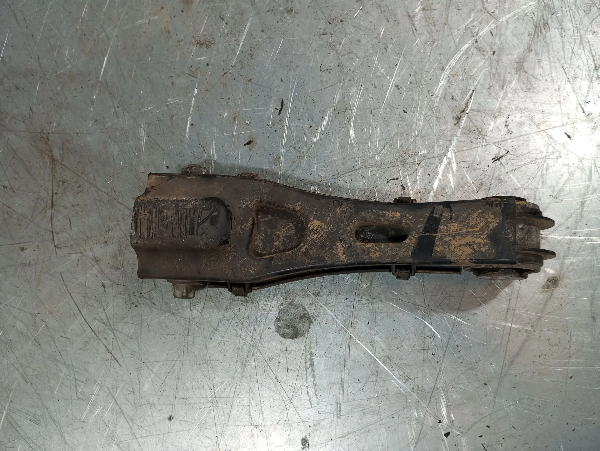 Braccio di sospensione posteriore sinistro MERCEDES-BENZ Classe B (W246, W242) Imagem-1