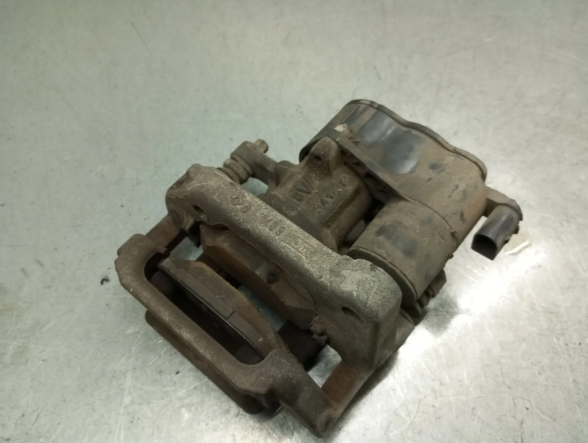 Pinça travão / maxila de travão frente esquerda PEUGEOT 5008 II (M_) Imagem-2