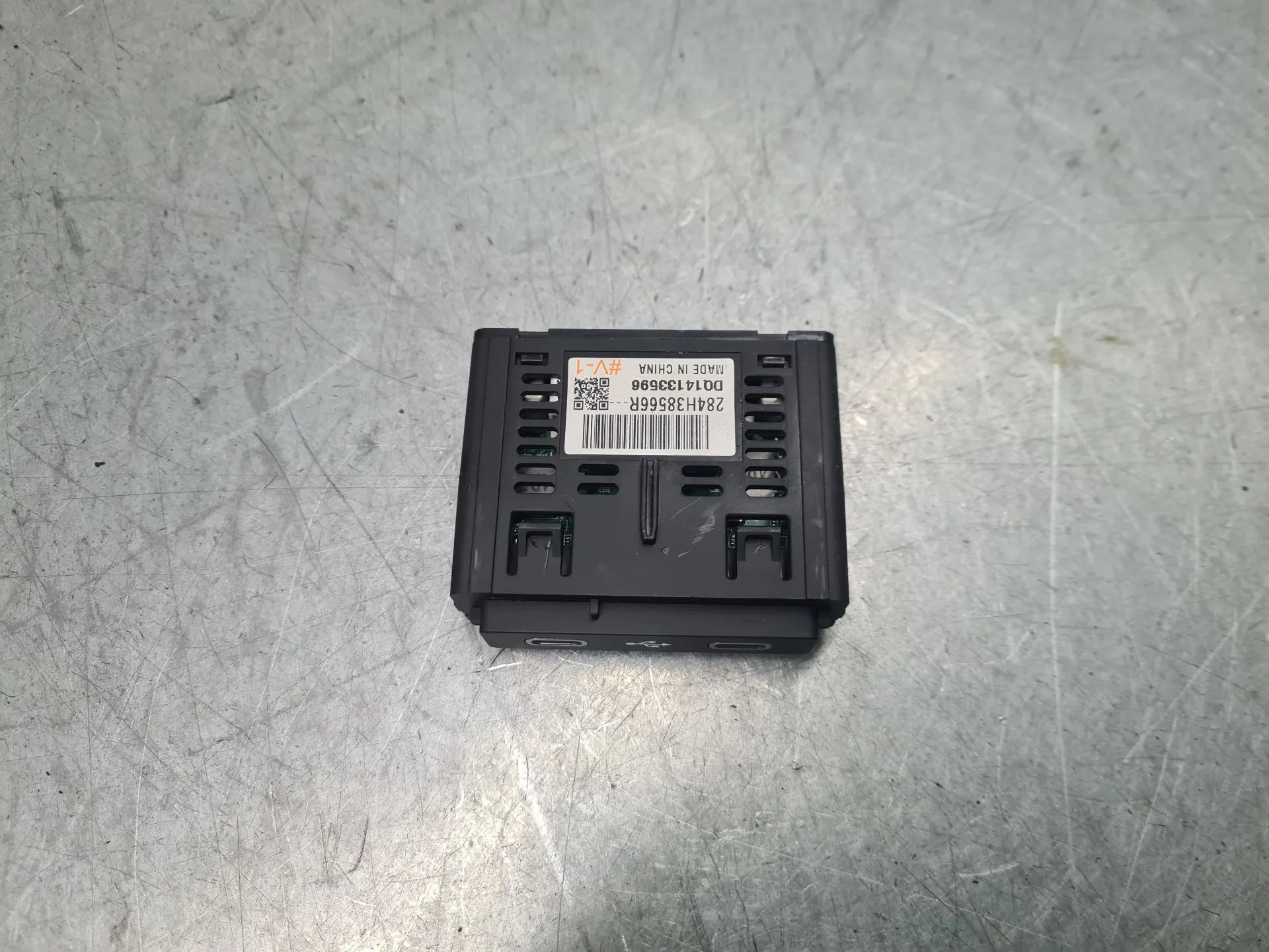 Módulo USB / AUX / IPOD RENAULT Master IV (F8__) Imagem-3