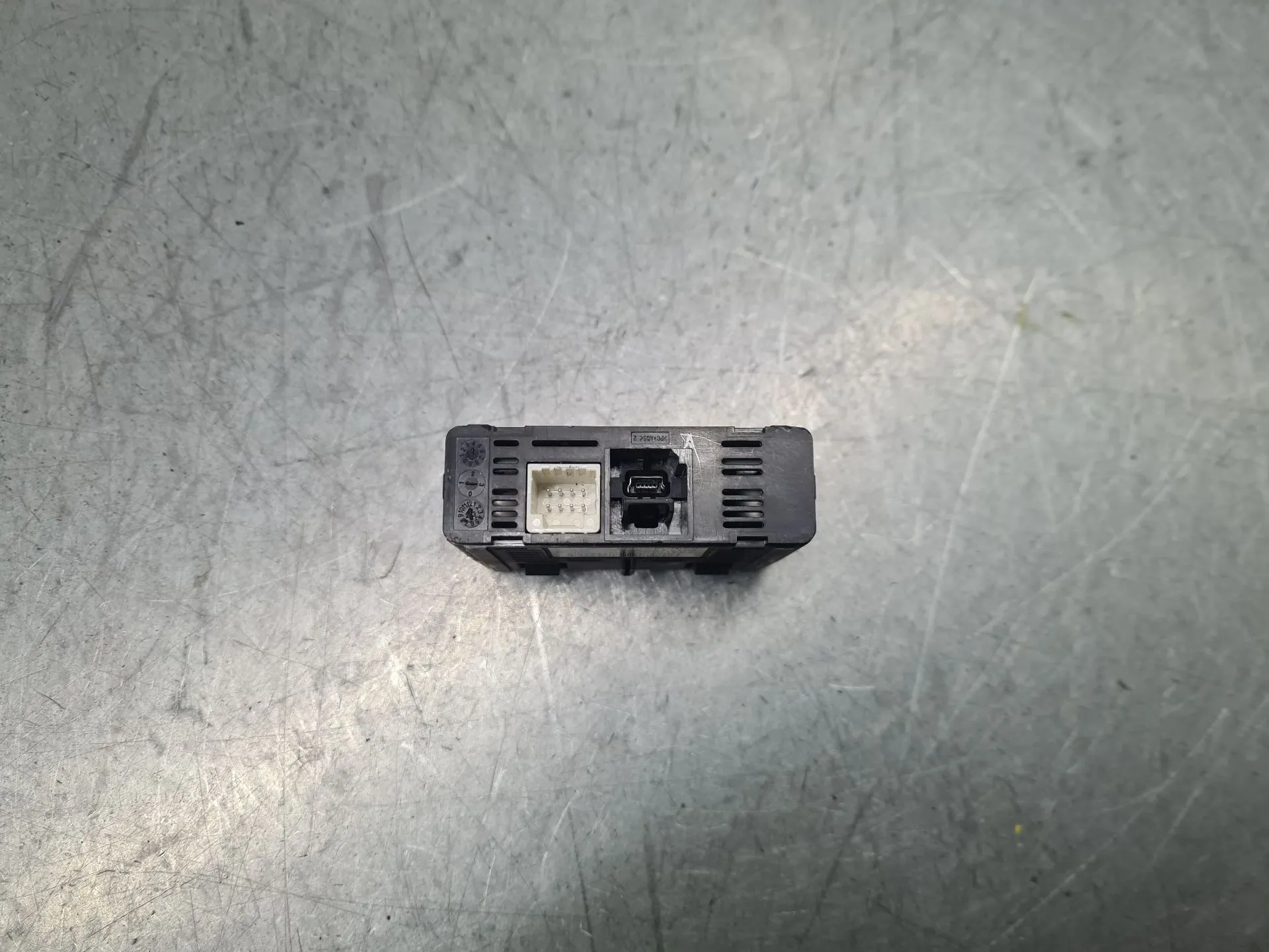 Módulo USB / AUX / IPOD RENAULT Master IV (F8__) Imagem-4