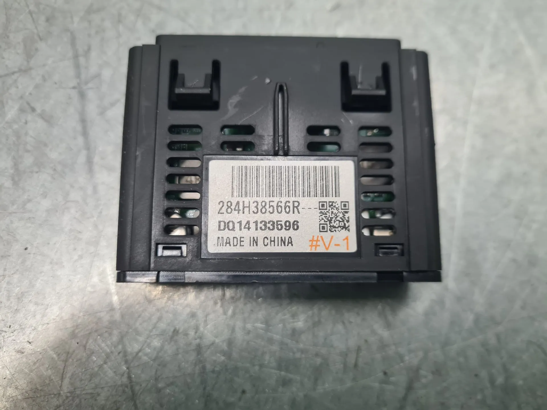 Módulo USB / AUX / IPOD RENAULT Master IV (F8__) Imagem-5