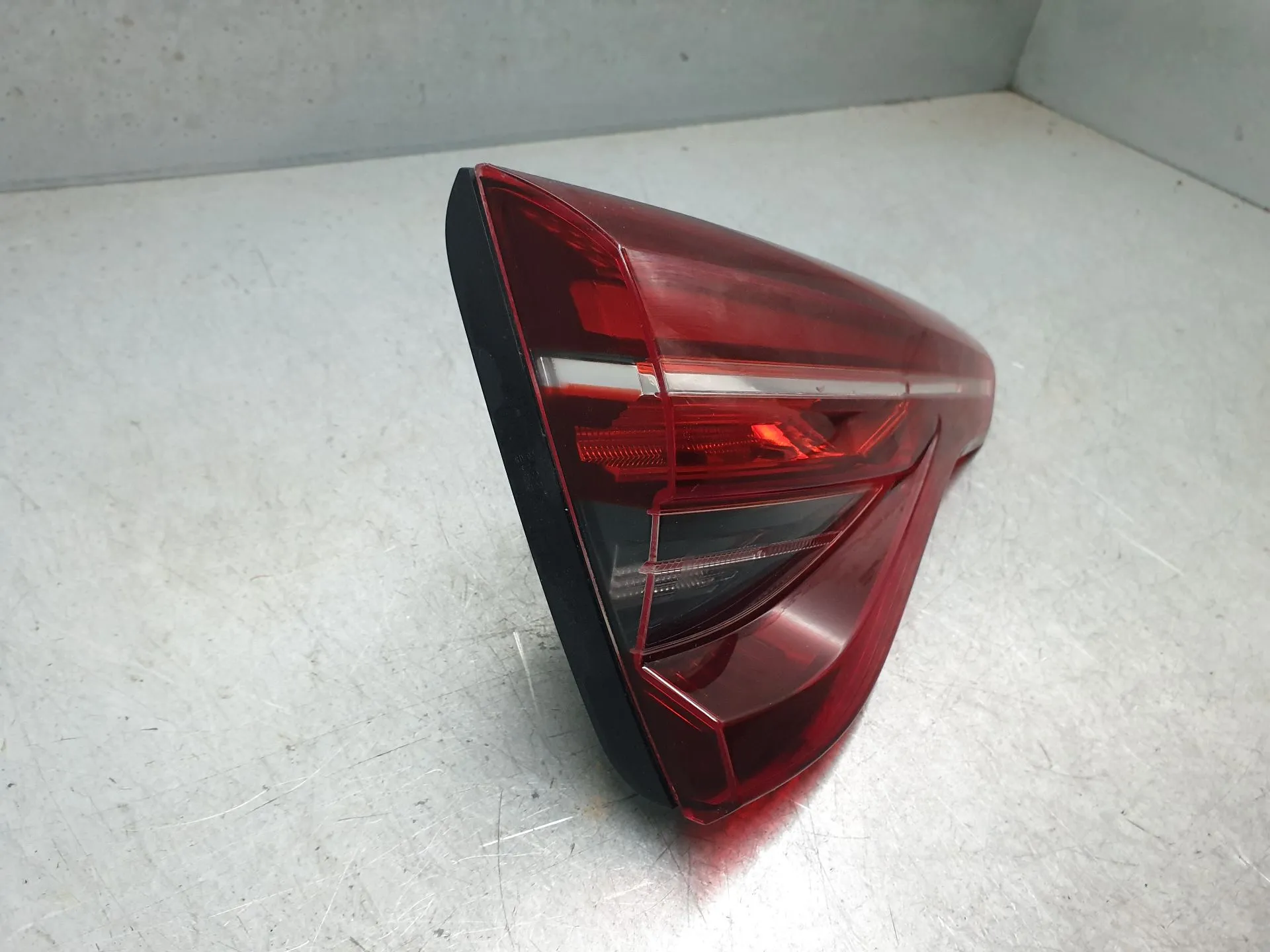 Left Tailgate light  RENAULT Clio V (BF_) Imagem-1