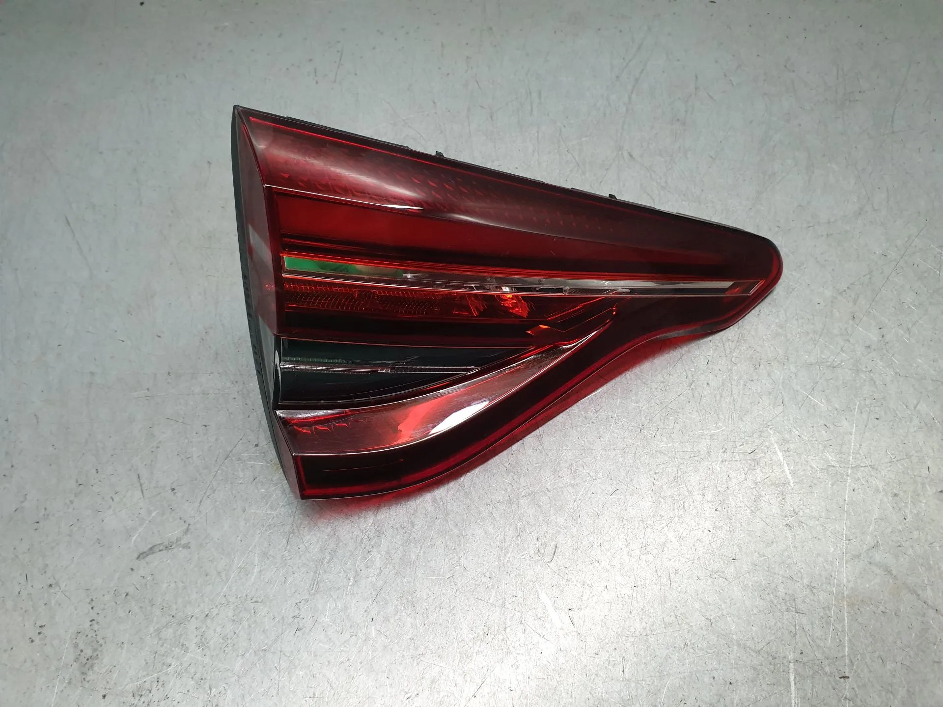 Feu de coffre Gauche RENAULT Clio V (BF_)