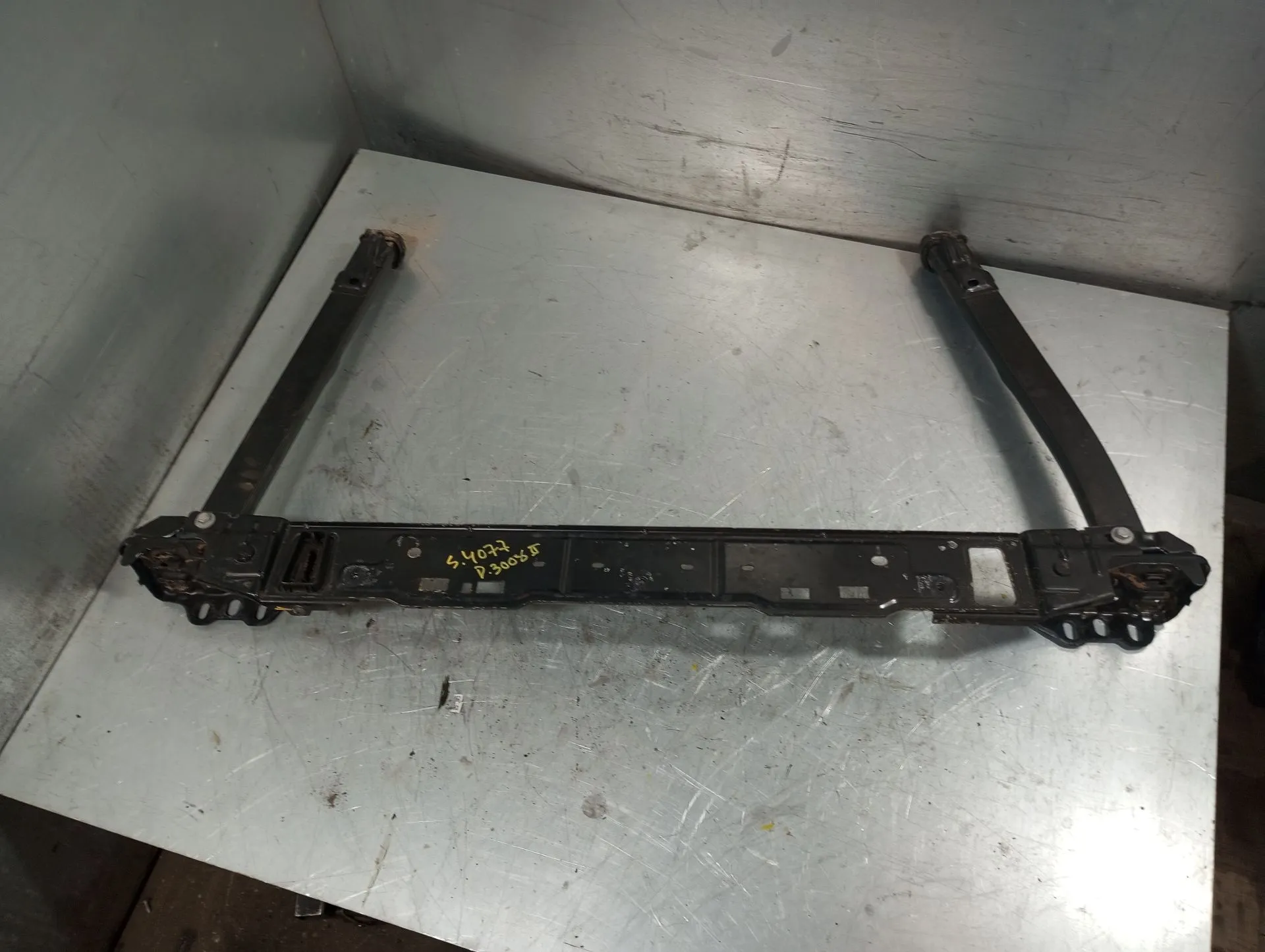 Travessa dos radiadores PEUGEOT 3008 II (M_)