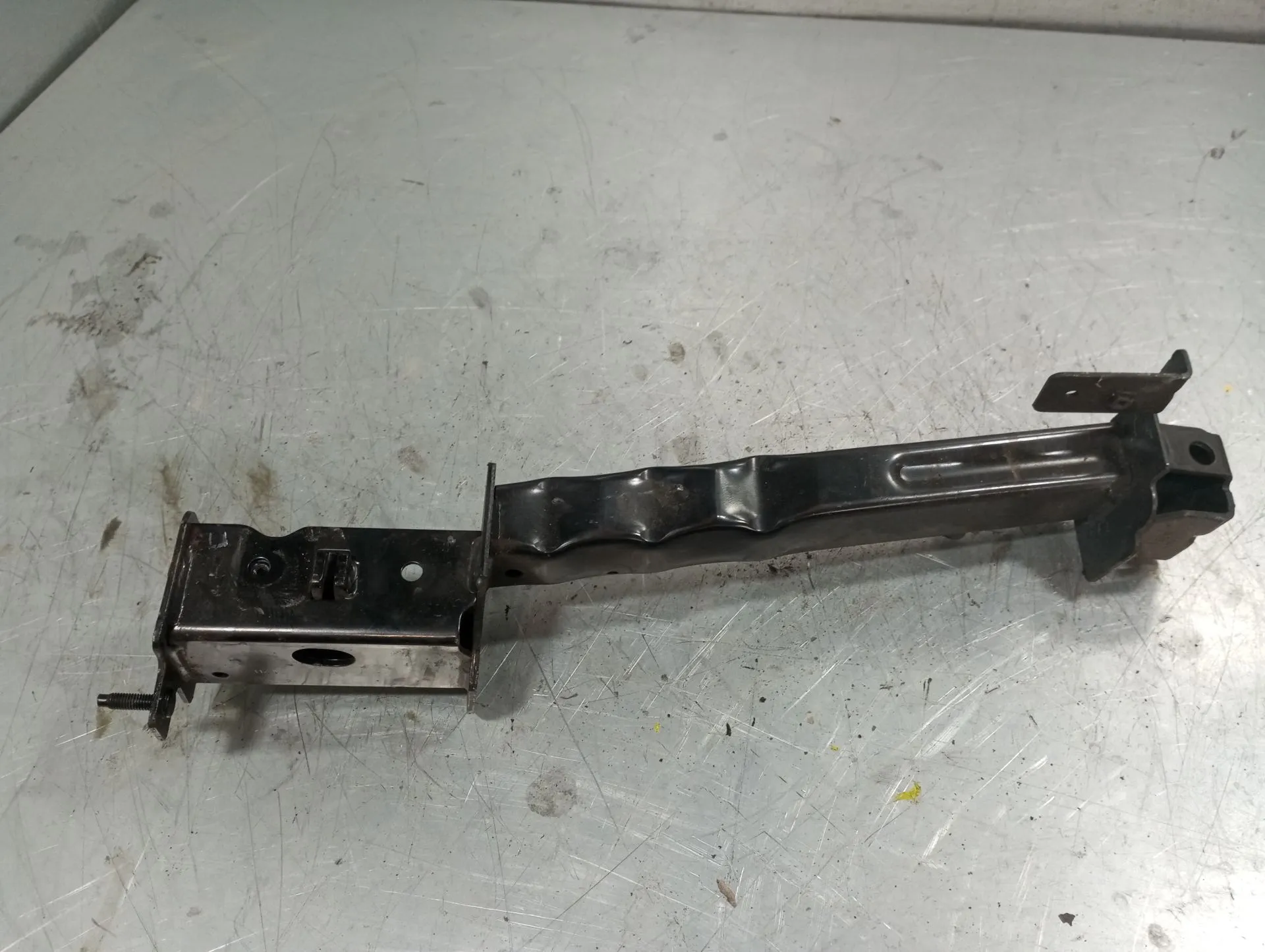 Soporte genérico RENAULT Megane IV (B9A/M_) Imagem-2