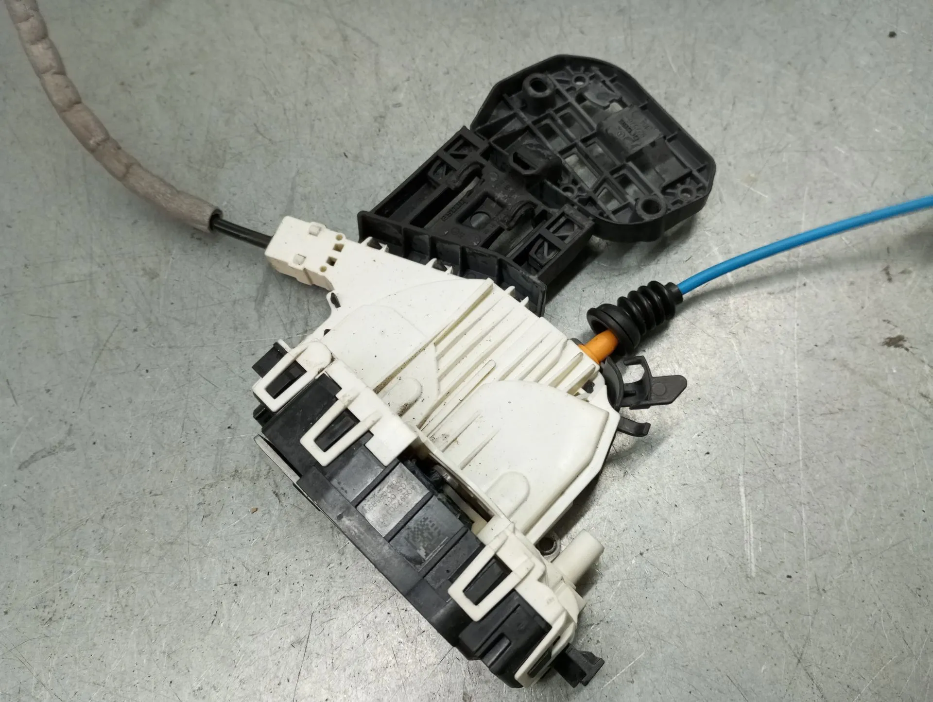 Fechadura / fecho porta frente esquerdo MERCEDES-BENZ CLA Shooting Brake (X117) Imagem-1