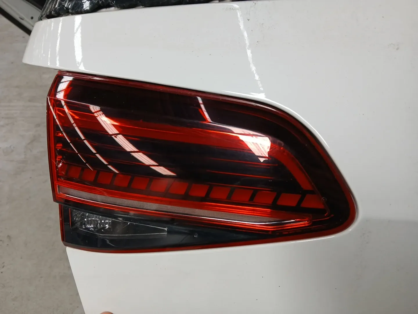 Feu de coffre Gauche VOLKSWAGEN Golf VII (5G1, BQ1, BE1, BE2)