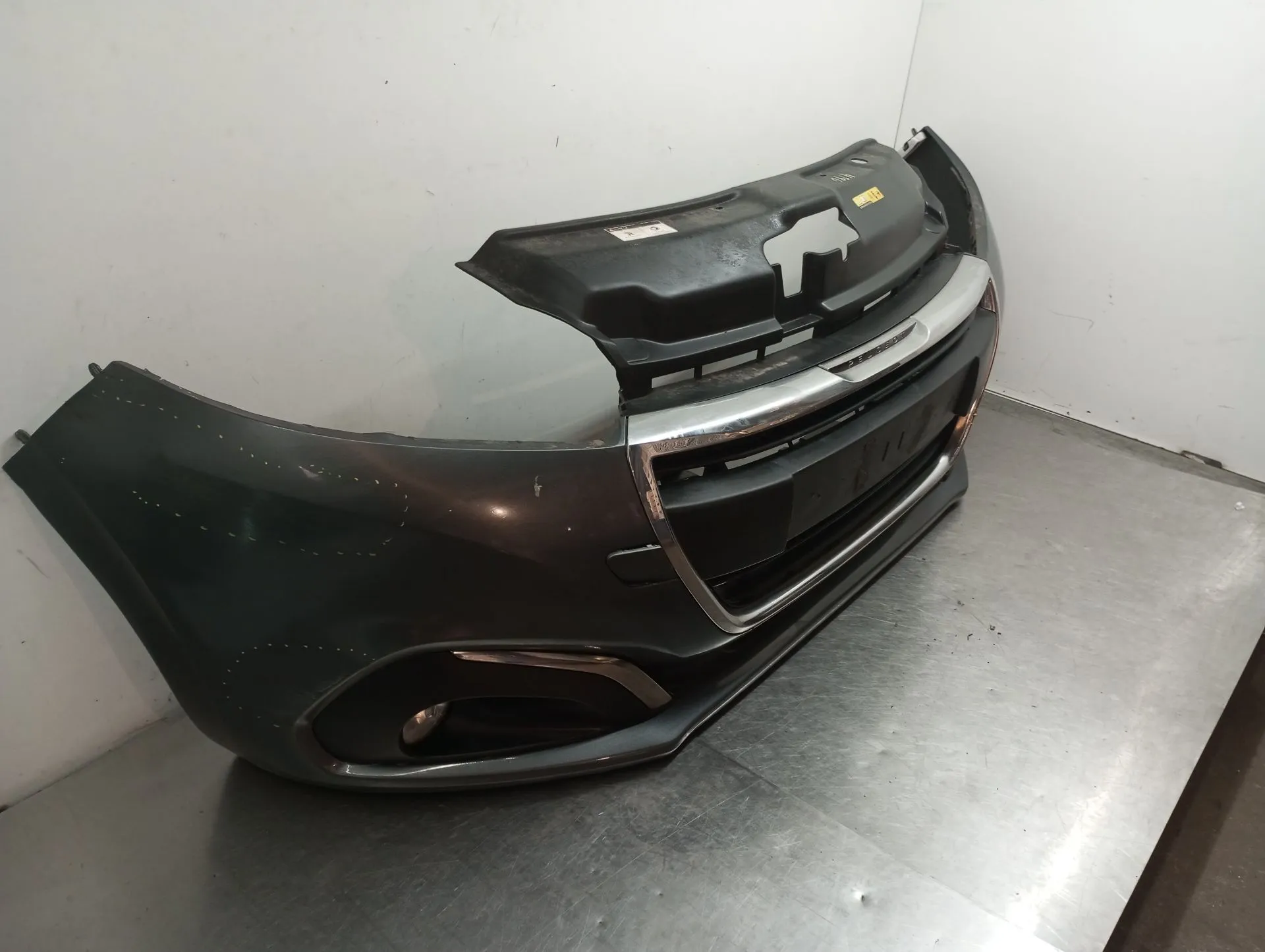 Pára-choques frente PEUGEOT 208 Imagem-3