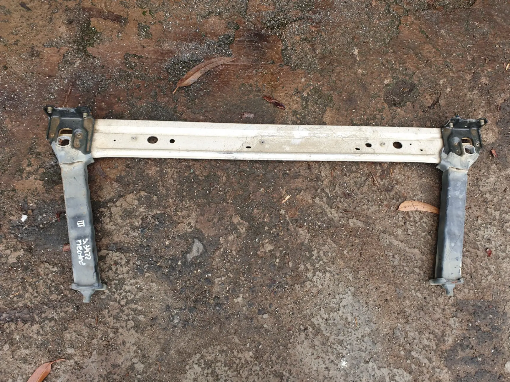 Travessa dos radiadores RENAULT Megane III Grandtour (KZ0/1)