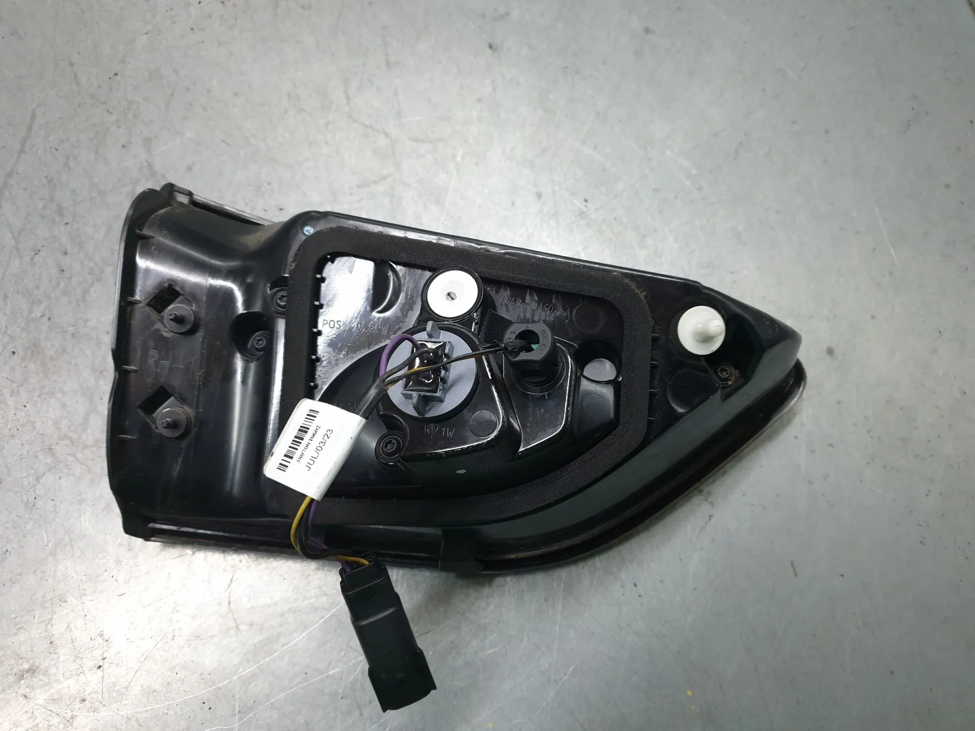 Feu de coffre Gauche FORD Kuga III (DFK) Imagem-3