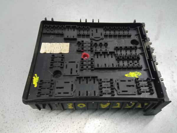 Caixa fusíveis / SAM / BSI VOLKSWAGEN Jetta III (1K2)