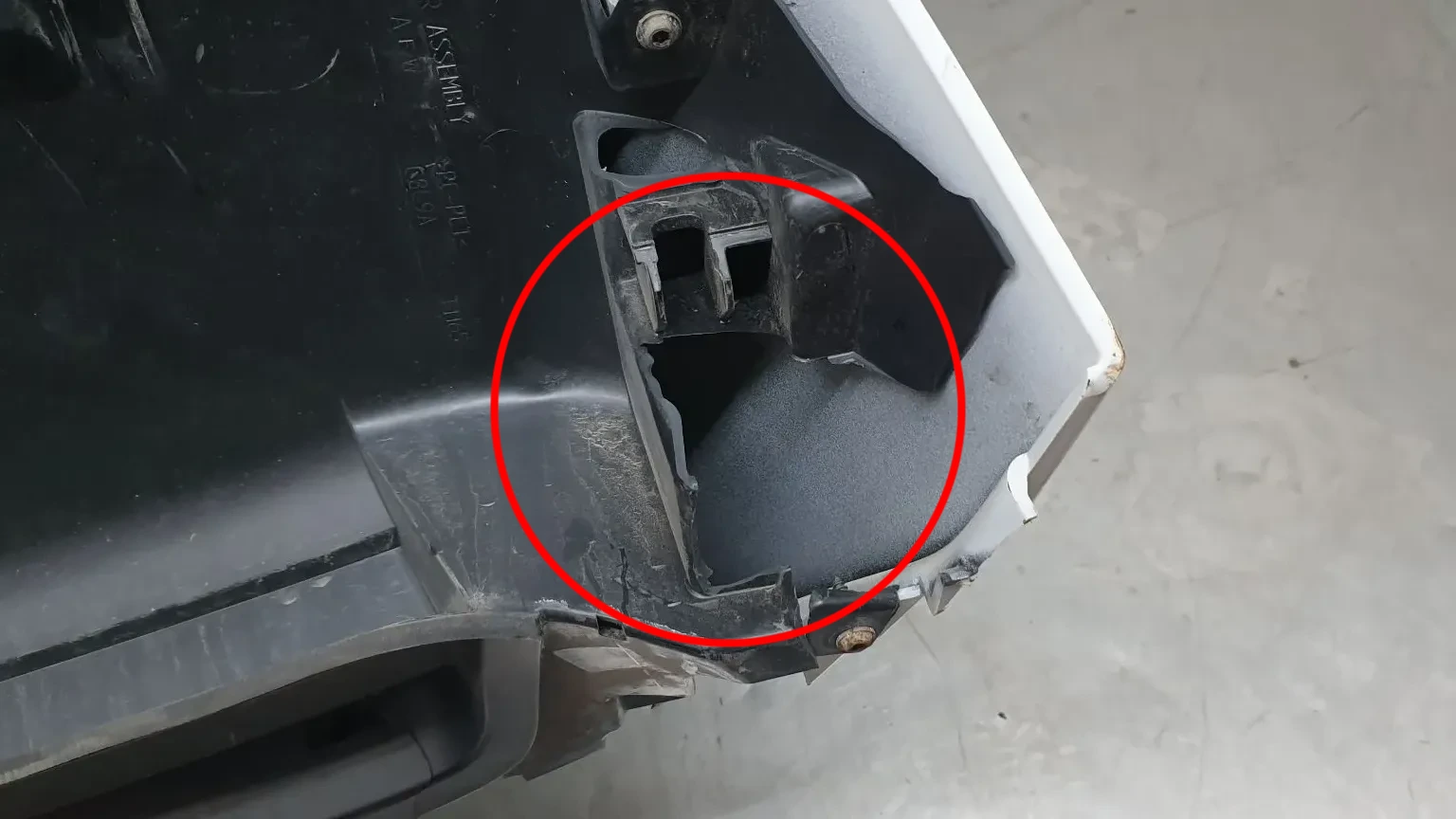 Portón trasero LAND ROVER Discovery V (L462) Imagem-11