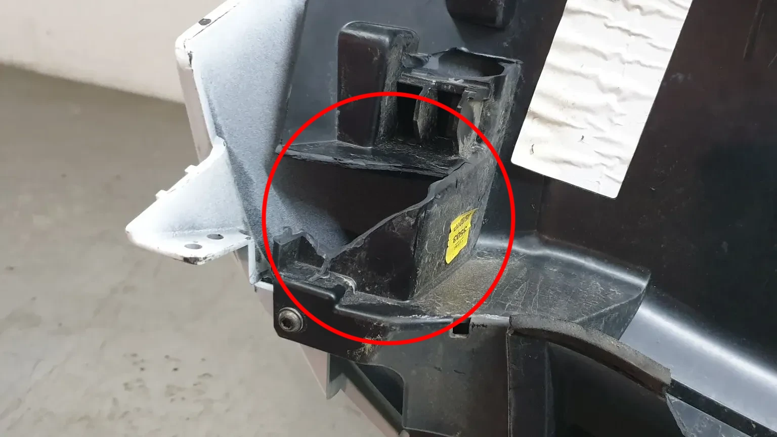 Portón trasero LAND ROVER Discovery V (L462) Imagem-13