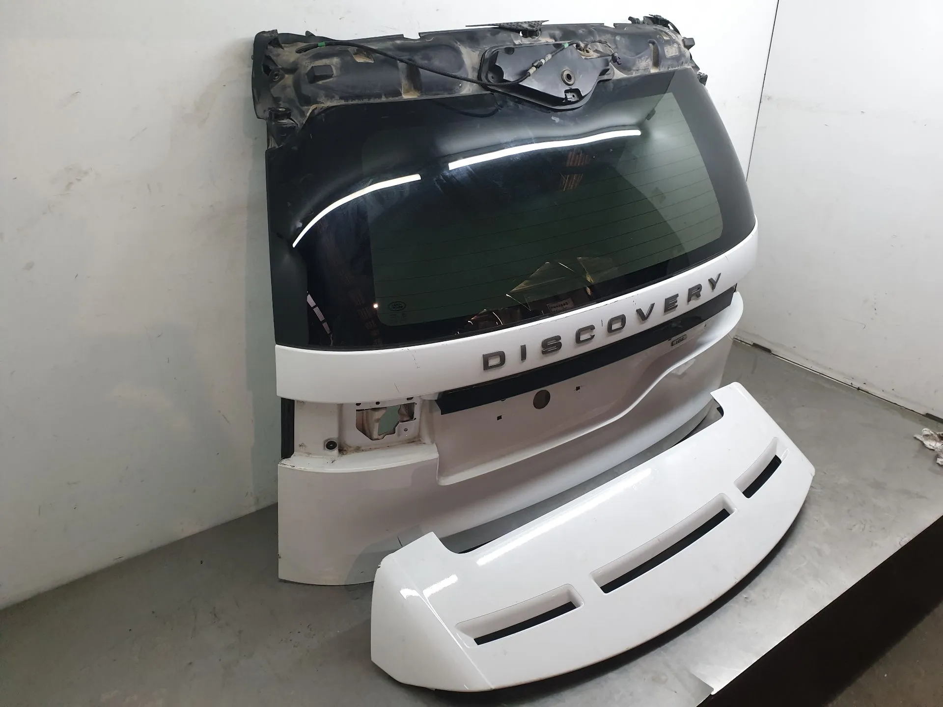 Portón trasero LAND ROVER Discovery V (L462) Imagem-2