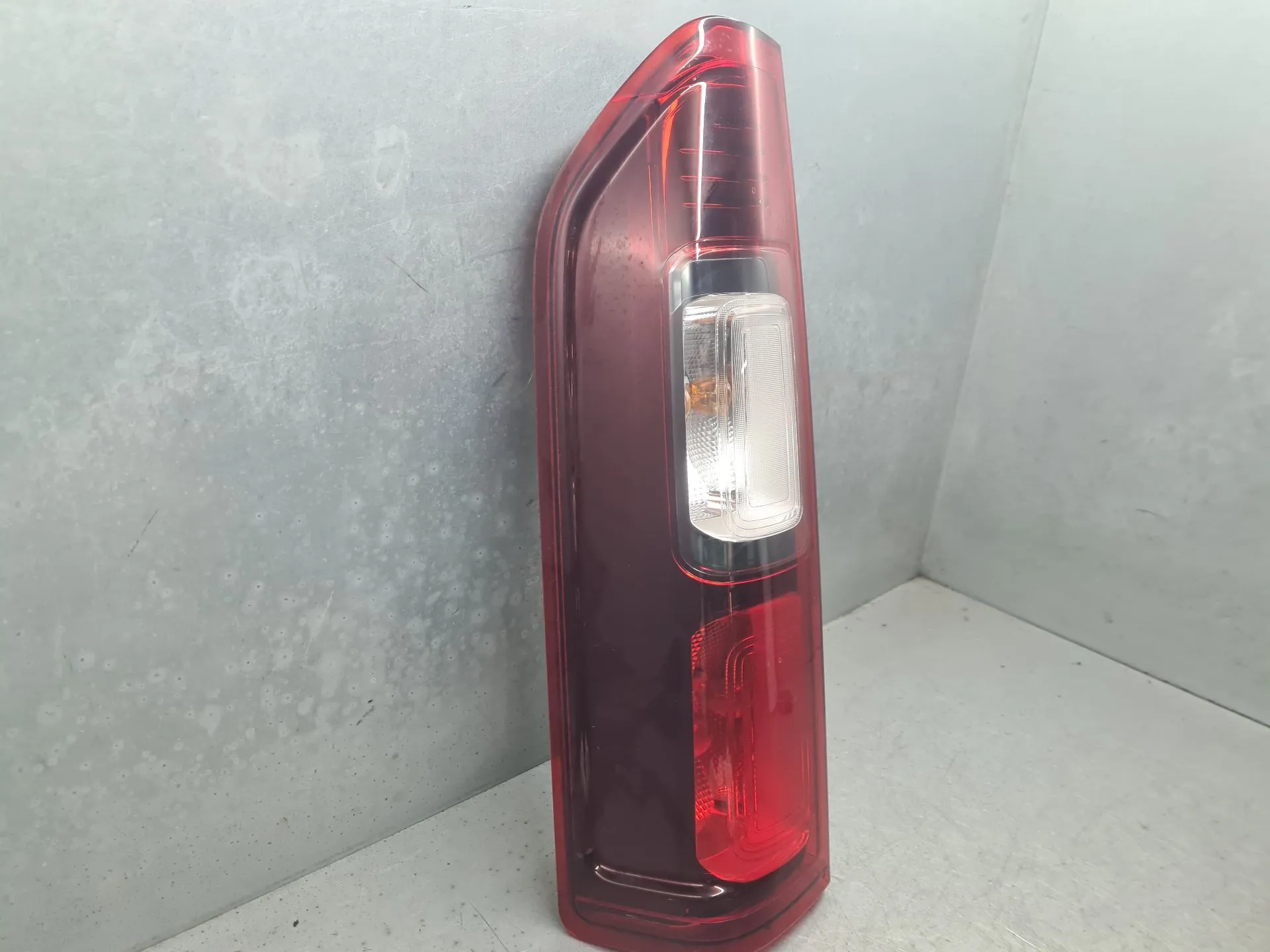 Left Tail light RENAULT Trafic III (FG_) Imagem-1