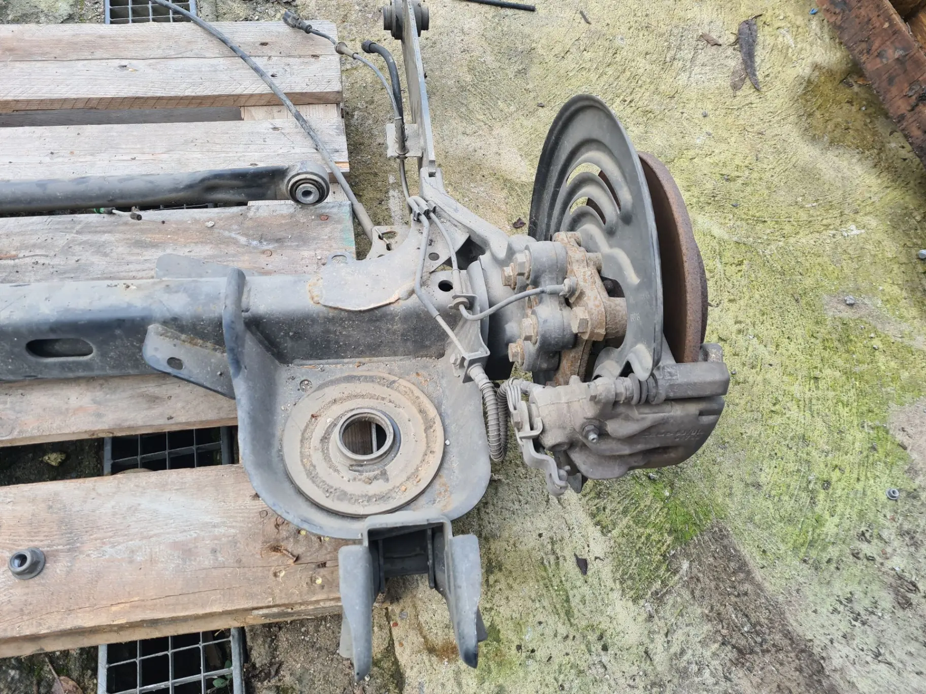 Rear axle with discs RENAULT Trafic III (FG_) Imagem-3