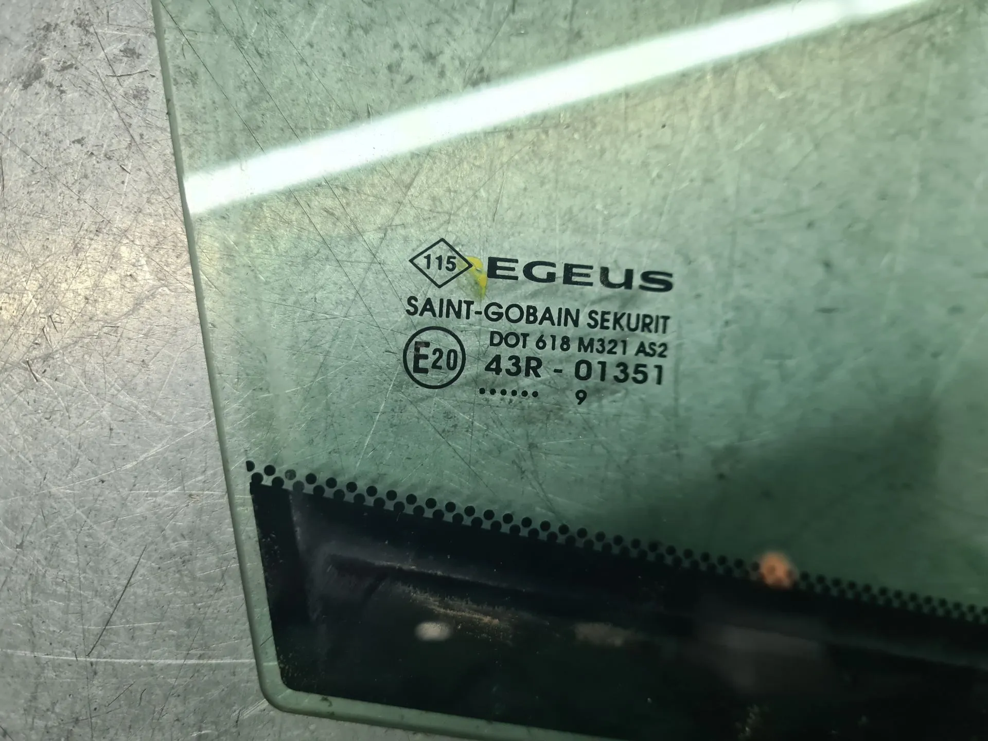 Vitre triangulaire avant Droite RENAULT Trafic III (FG_) Imagem-1