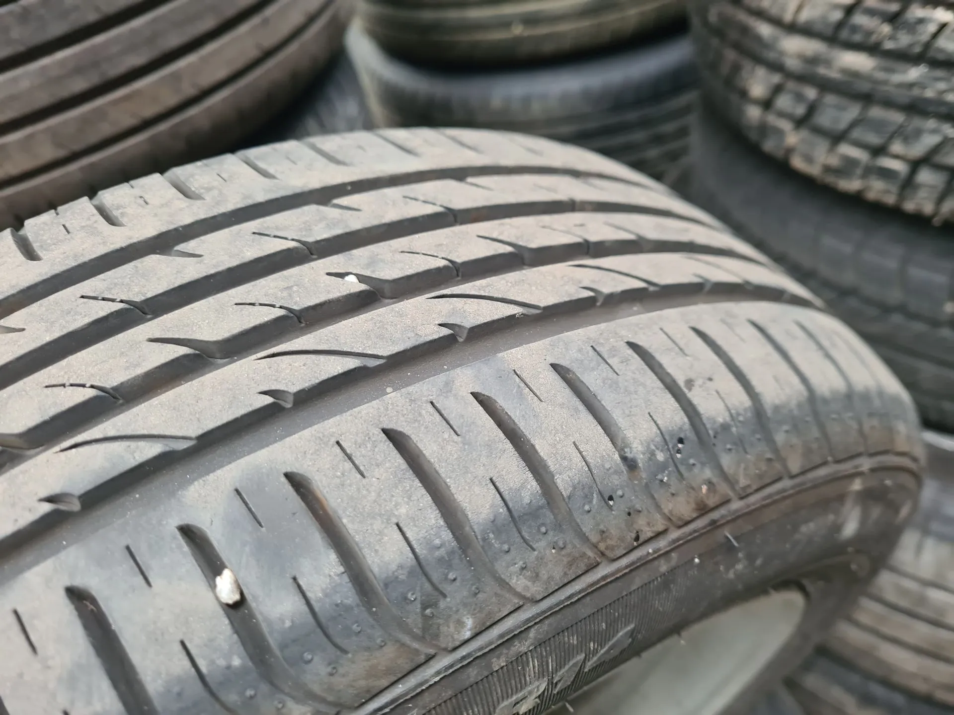 Neumático VOLKSWAGEN Polo (6N)