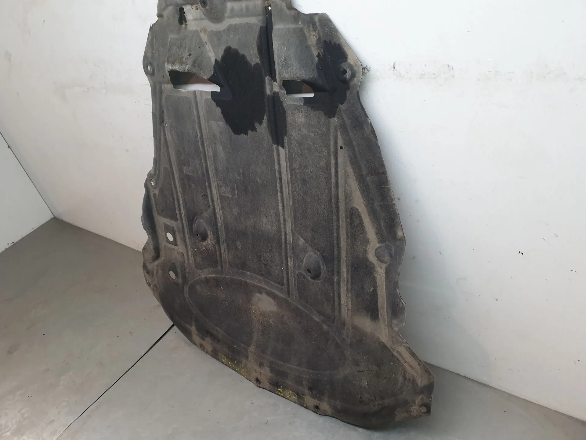 Engine underbody shielding NISSAN Leaf EV (ZE0) Imagem-1