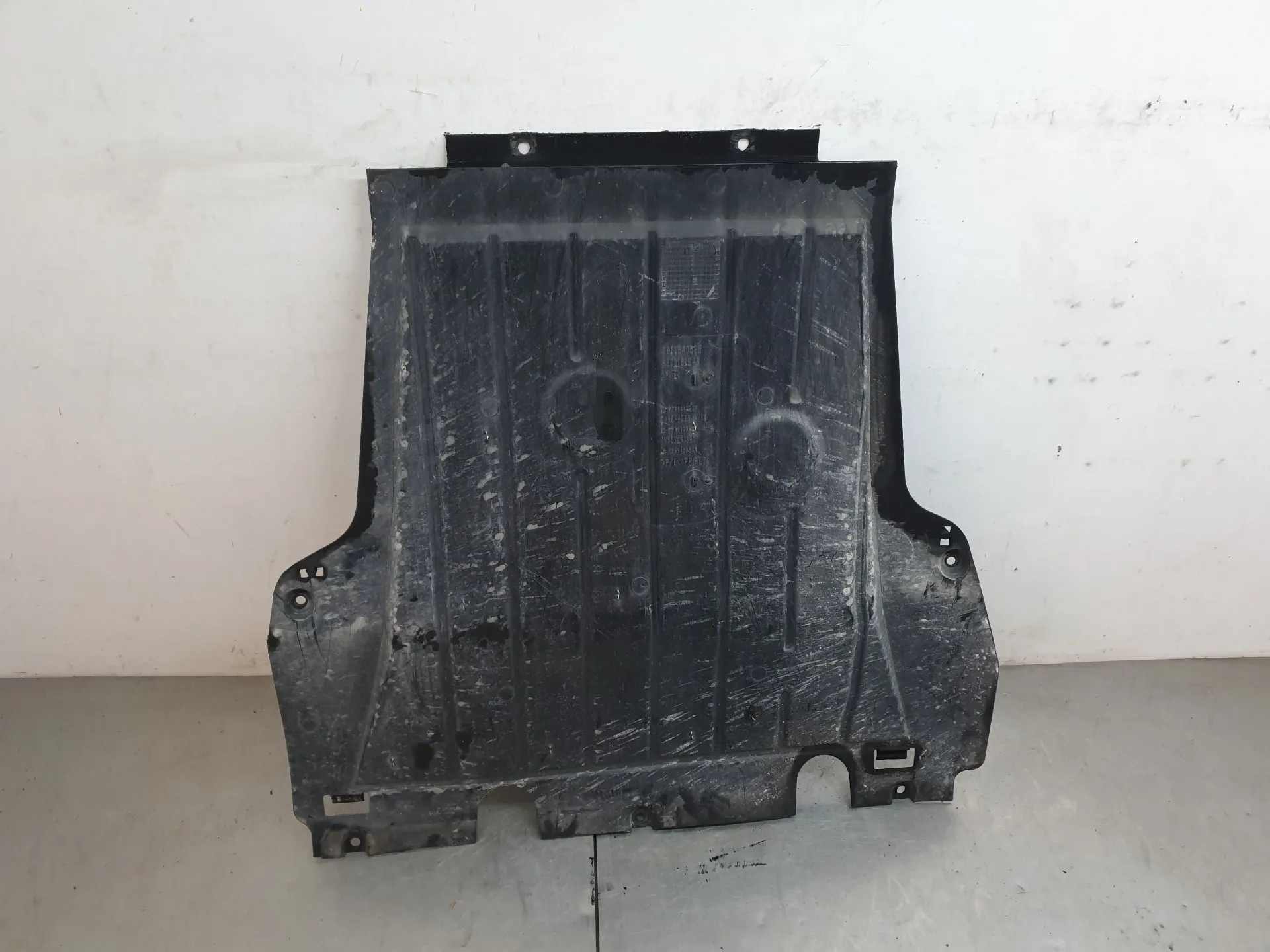 Protezione inferiore del motore RENAULT Clio IV (BH_)