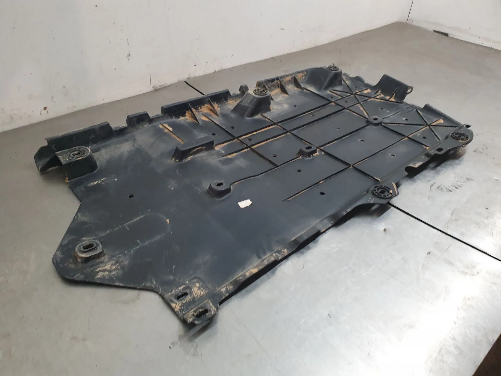 Protezione inferiore della carrozzeria PEUGEOT 3008 II (M_) Imagem-1