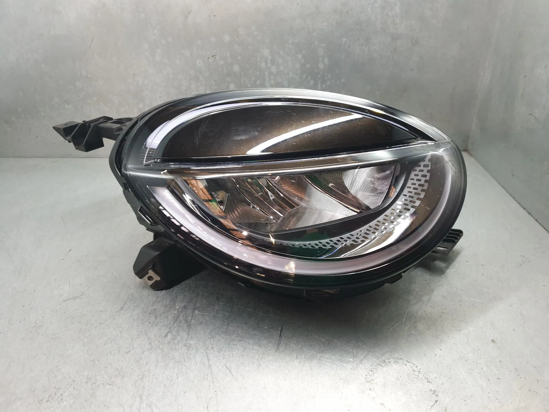 Phare avant Droit FIAT 600e Imagem-1