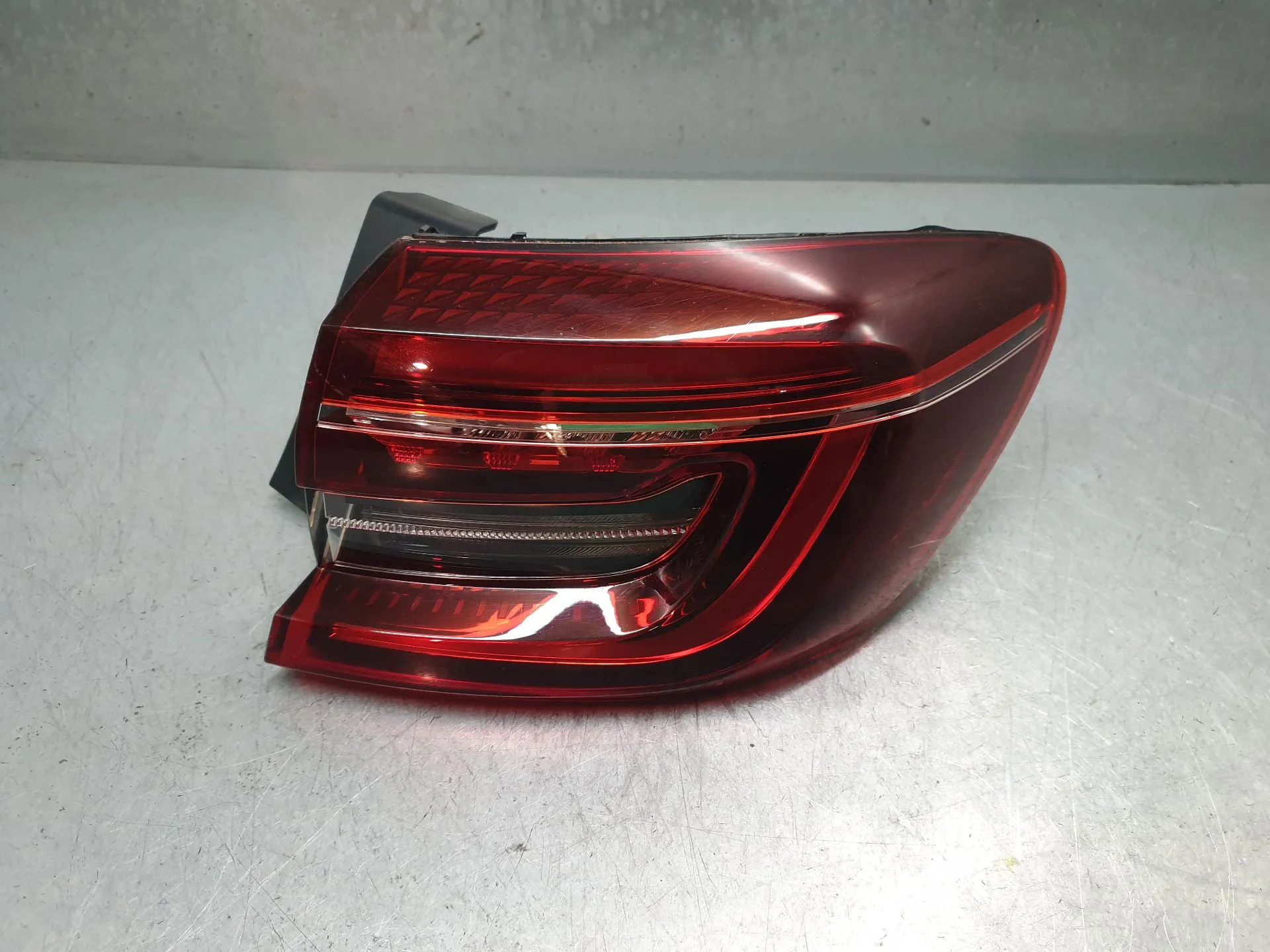 Feu arrière Droite RENAULT Clio V (BF_)