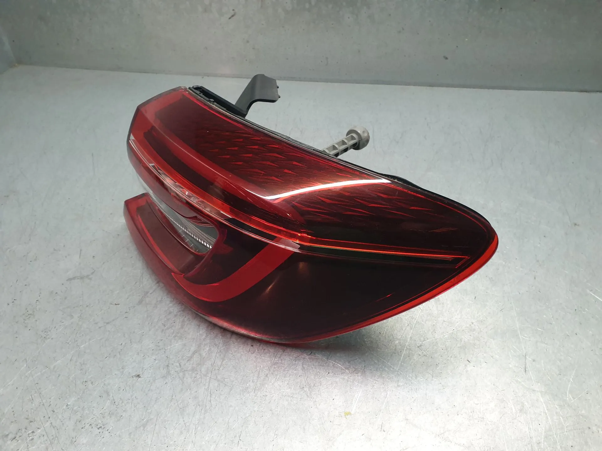 Feu arrière Droite RENAULT Clio V (BF_) Imagem-1