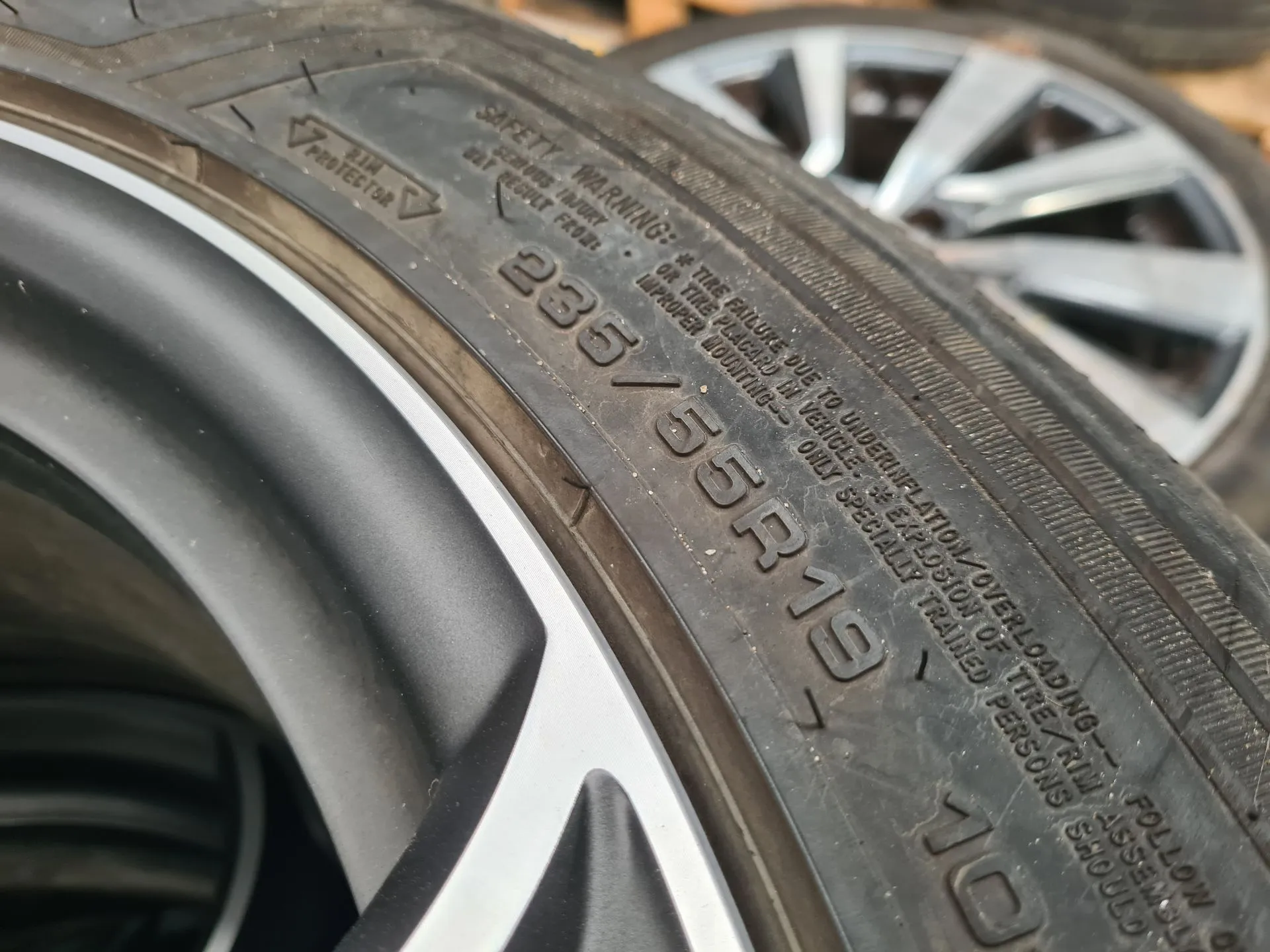 Pneumatico ALFA ROMEO Stelvio (949_) Imagem-1