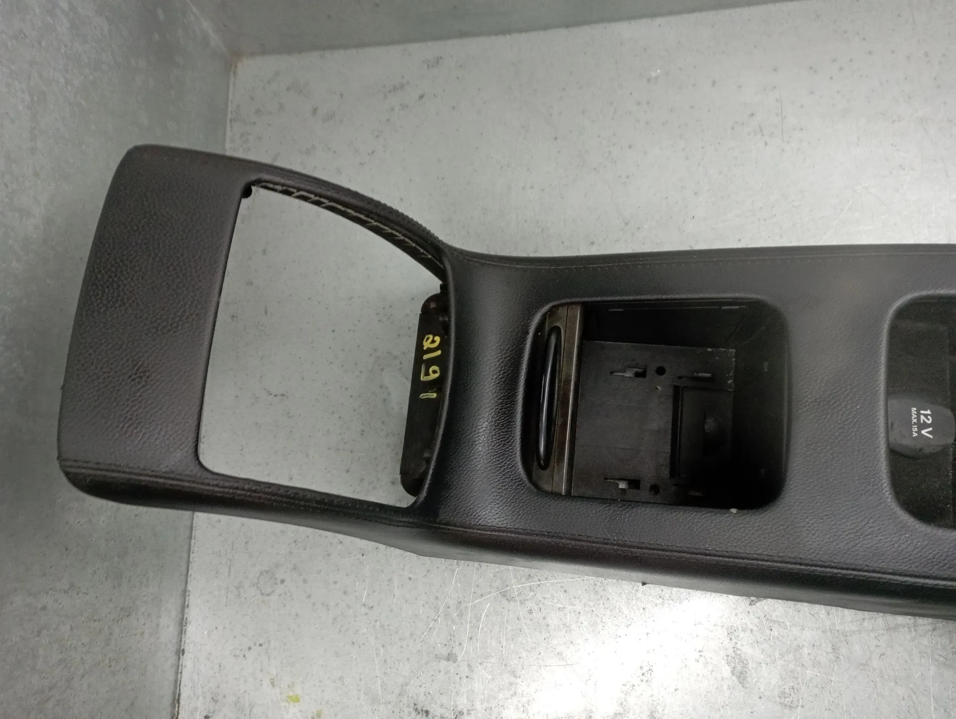 Apoyobrazos MERCEDES-BENZ CLS (C219) Imagem-3