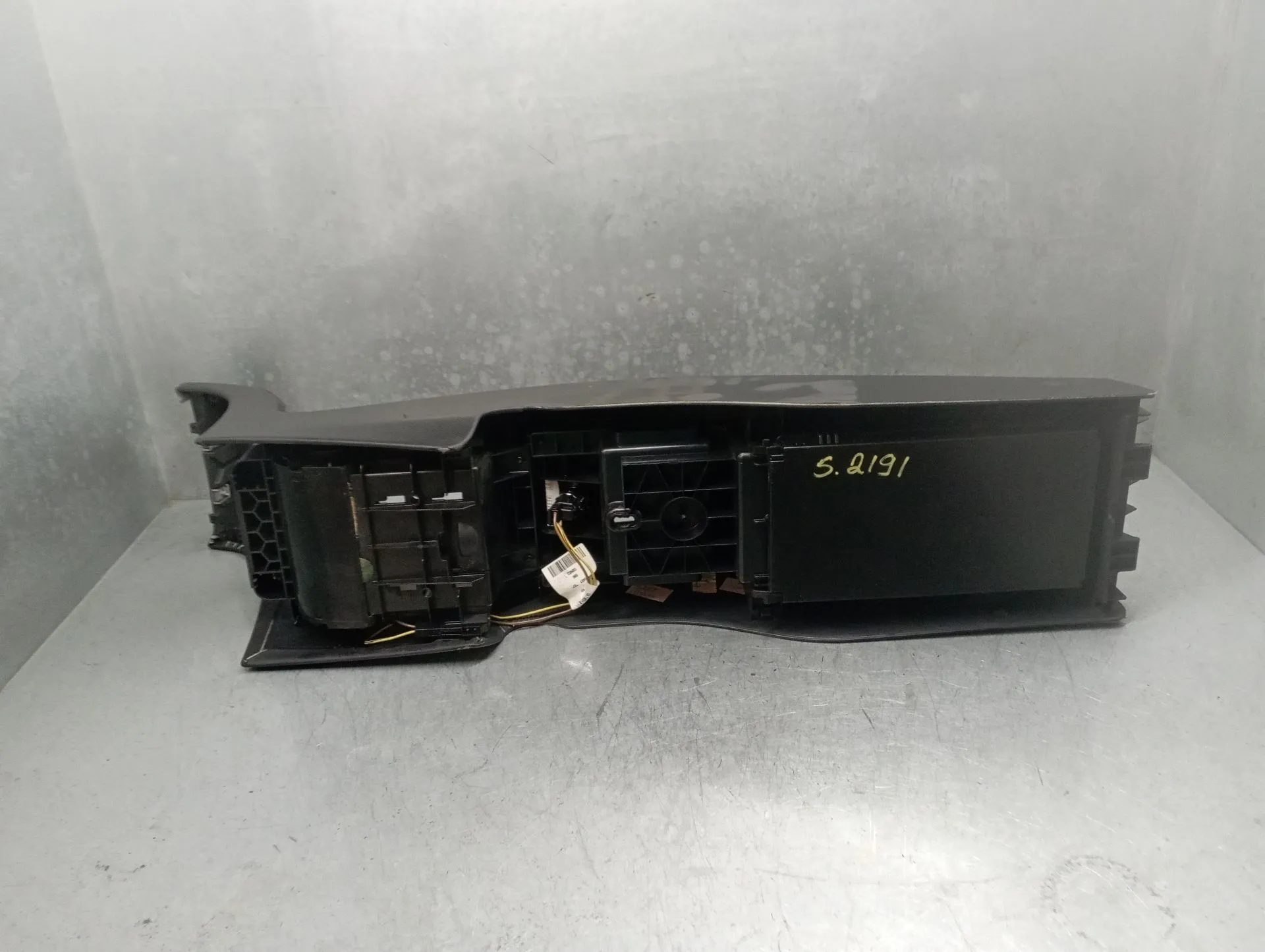 Apoyobrazos MERCEDES-BENZ CLS (C219) Imagem-4