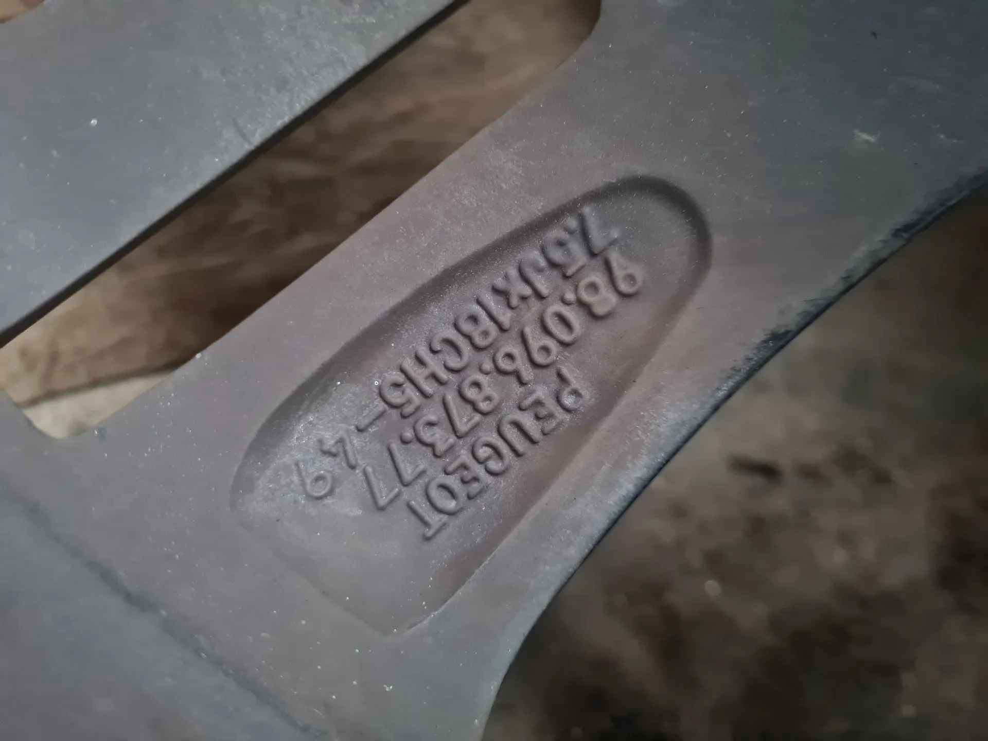 Llanta Delantera Derecha PEUGEOT 5008 II (M_) Imagem-2