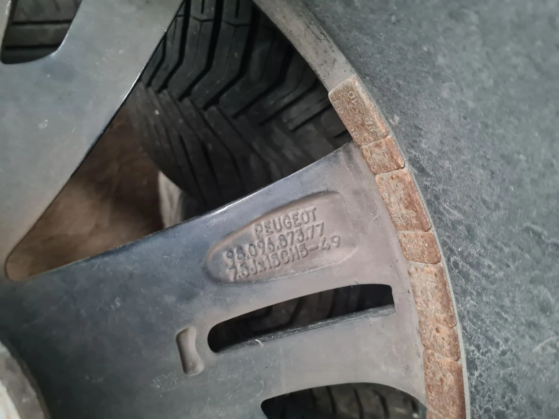Llanta Delantera Izquierda PEUGEOT 5008 II (M_) Imagem-2