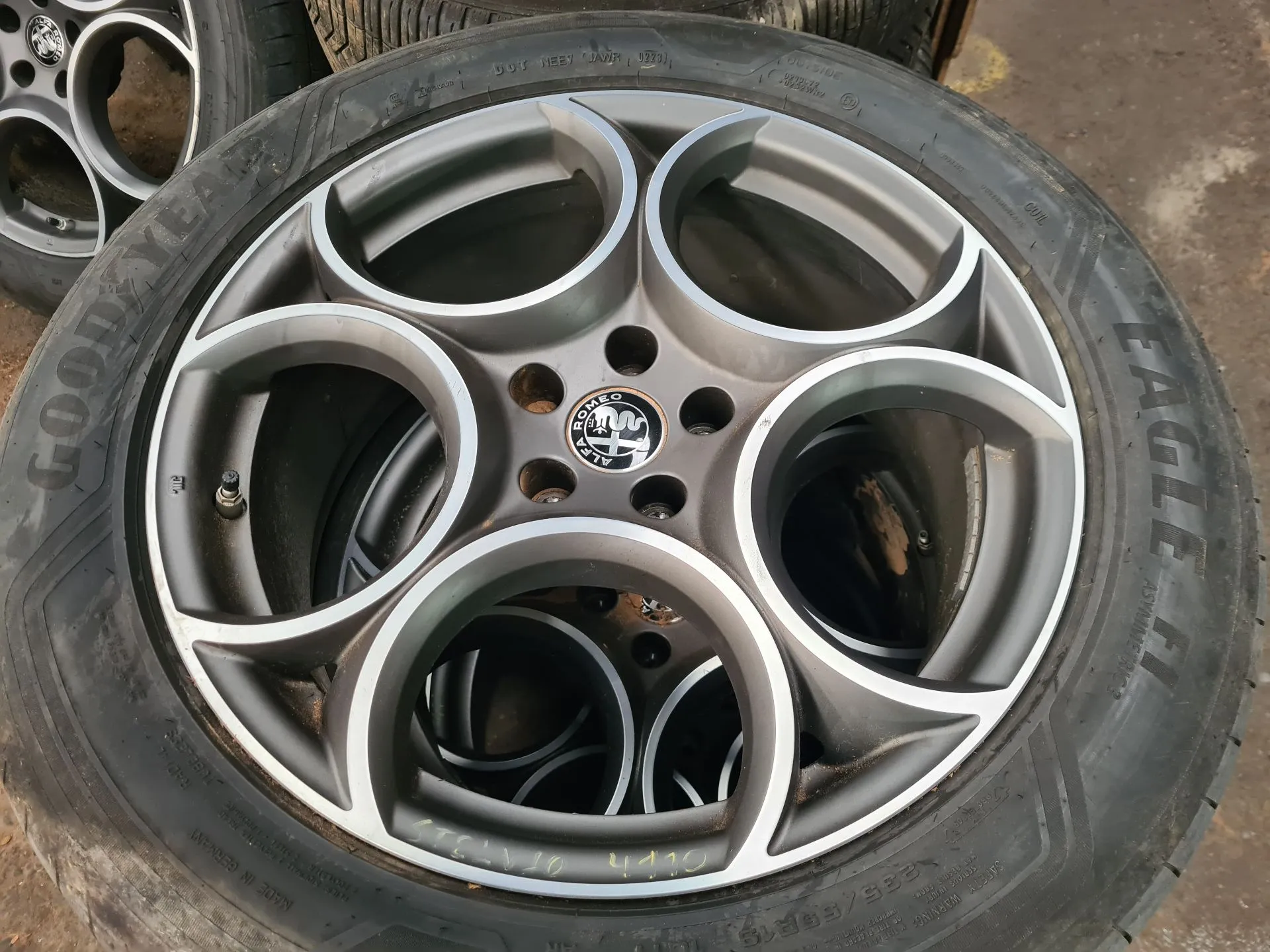 Jante trás direita ALFA ROMEO Stelvio (949_)