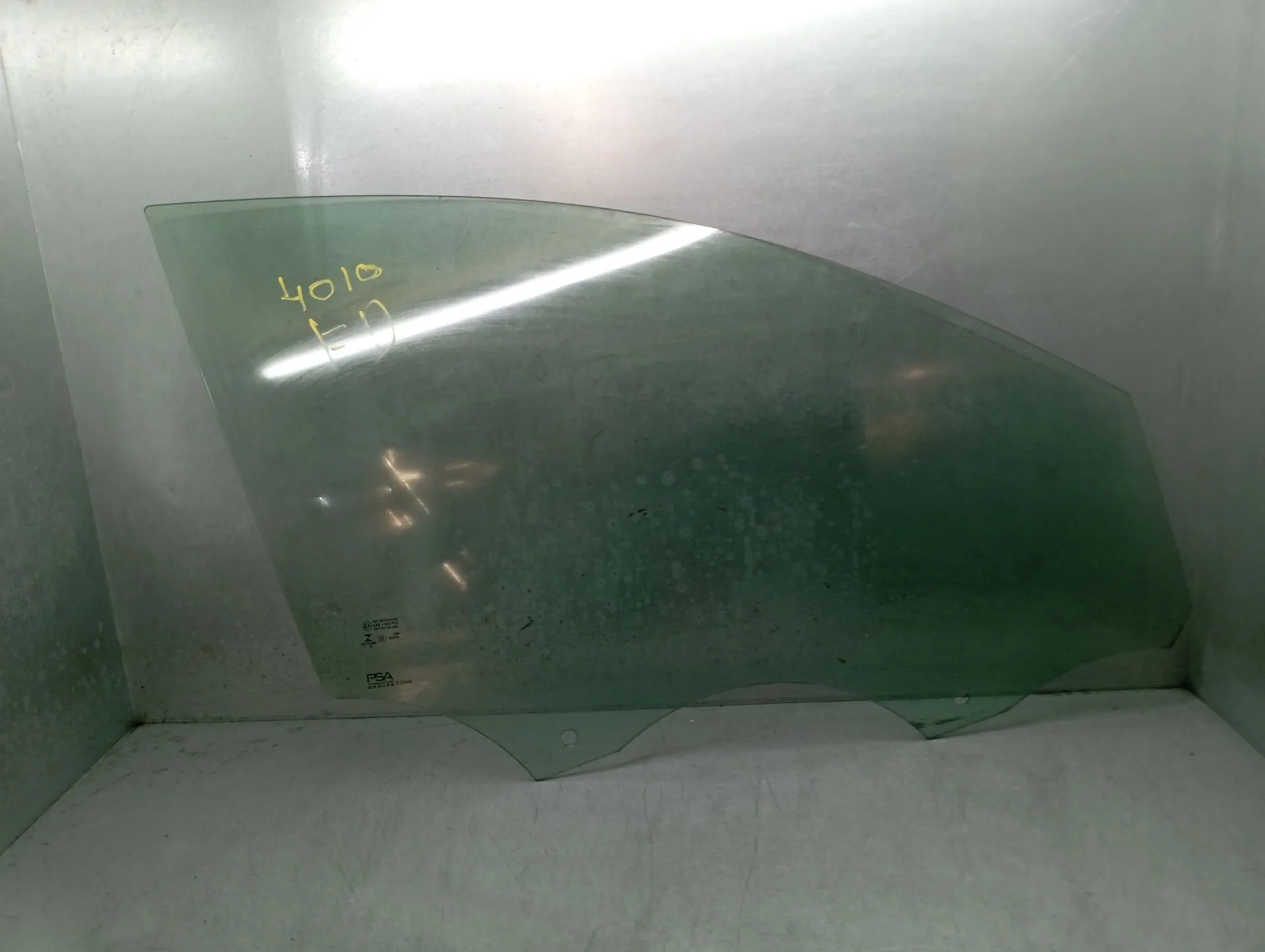 Vetro porta anteriore destra PEUGEOT 208 II