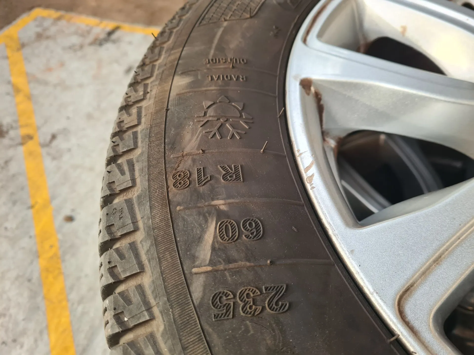 Neumático LAND ROVER Range Rover Evoque (L538) Imagem-1