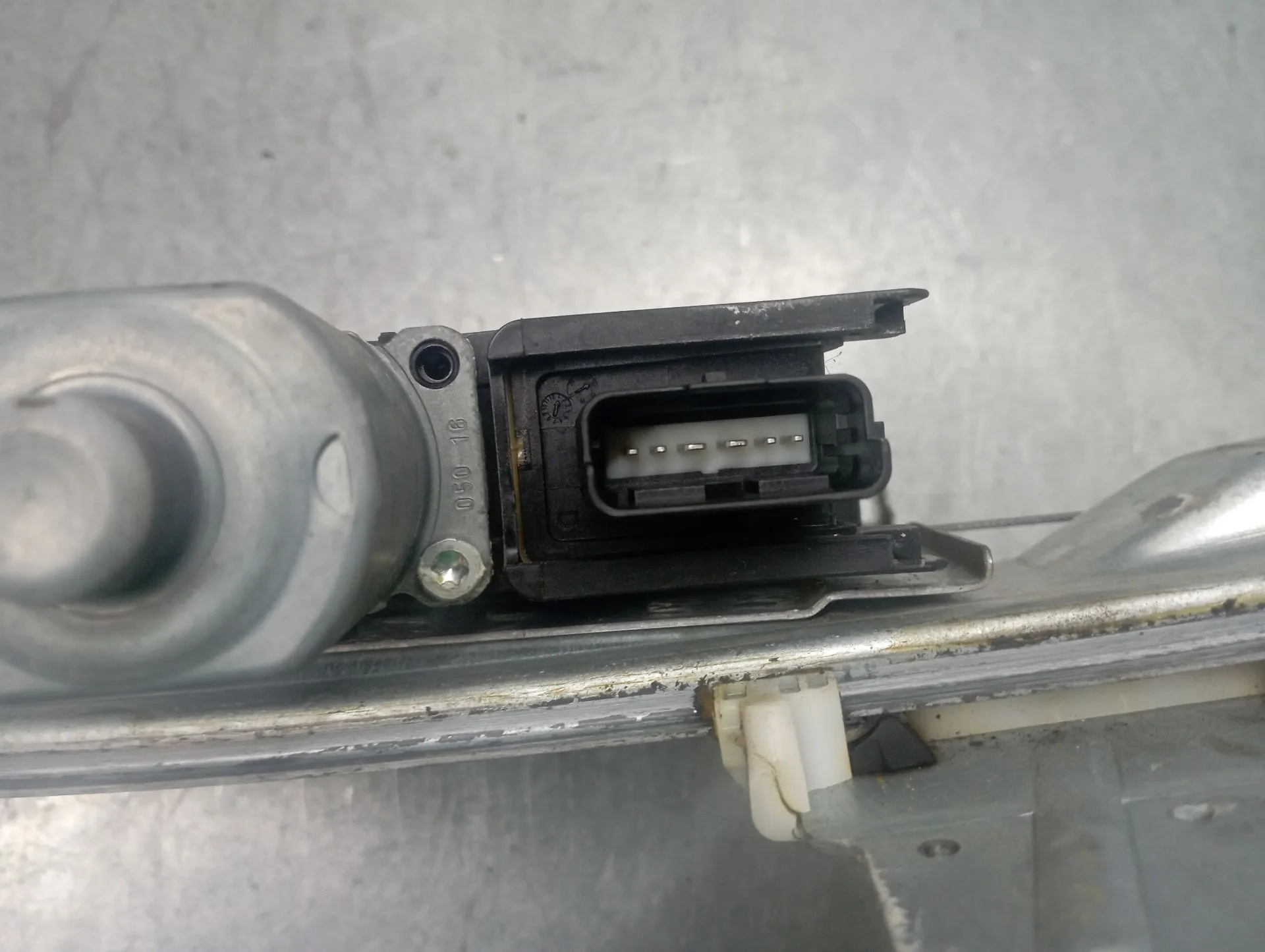 Lève-vitre avant gauche PEUGEOT 208 Imagem-2