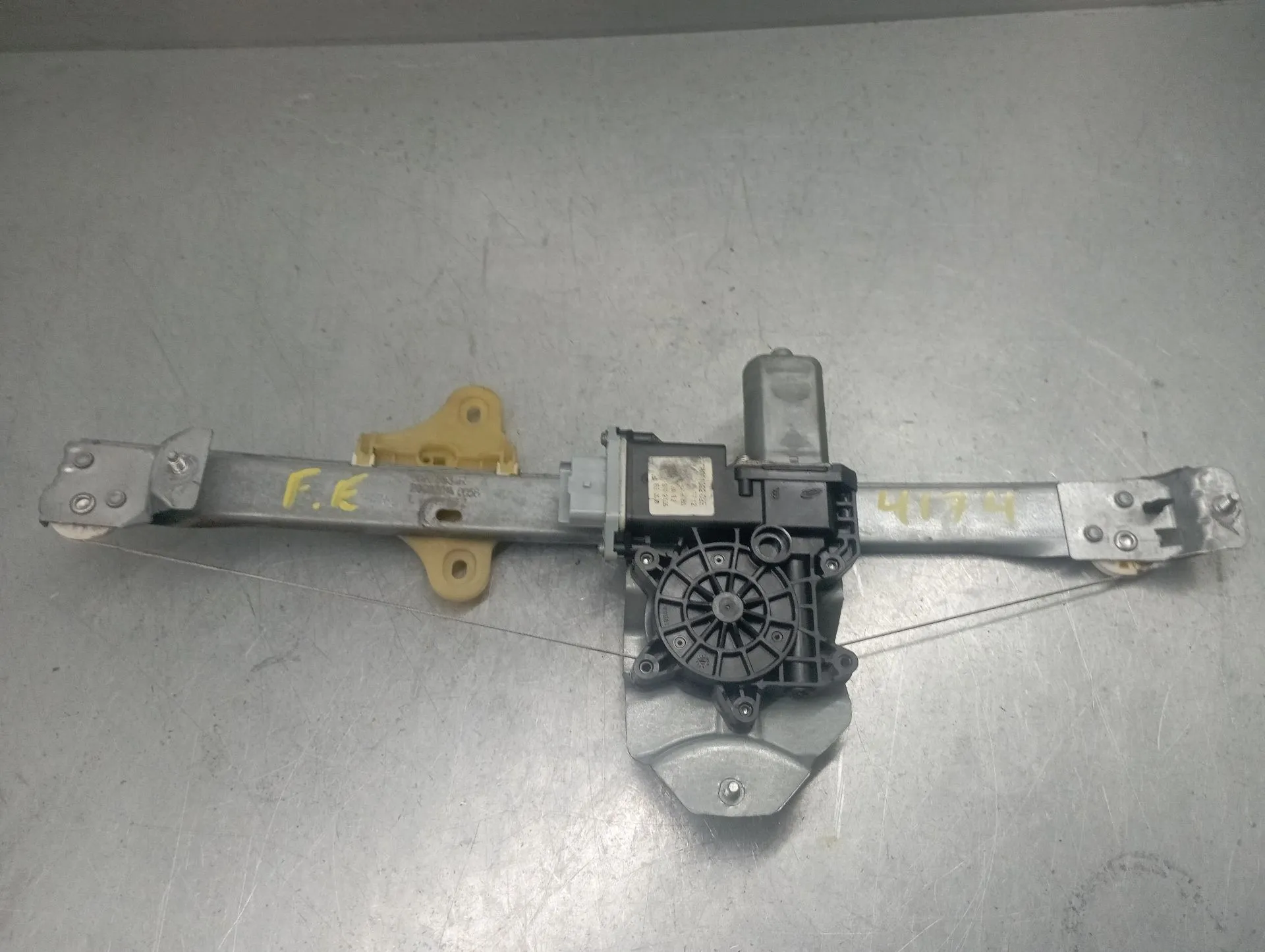 Lève-vitre avant gauche RENAULT Clio IV Grandtour (KH_)