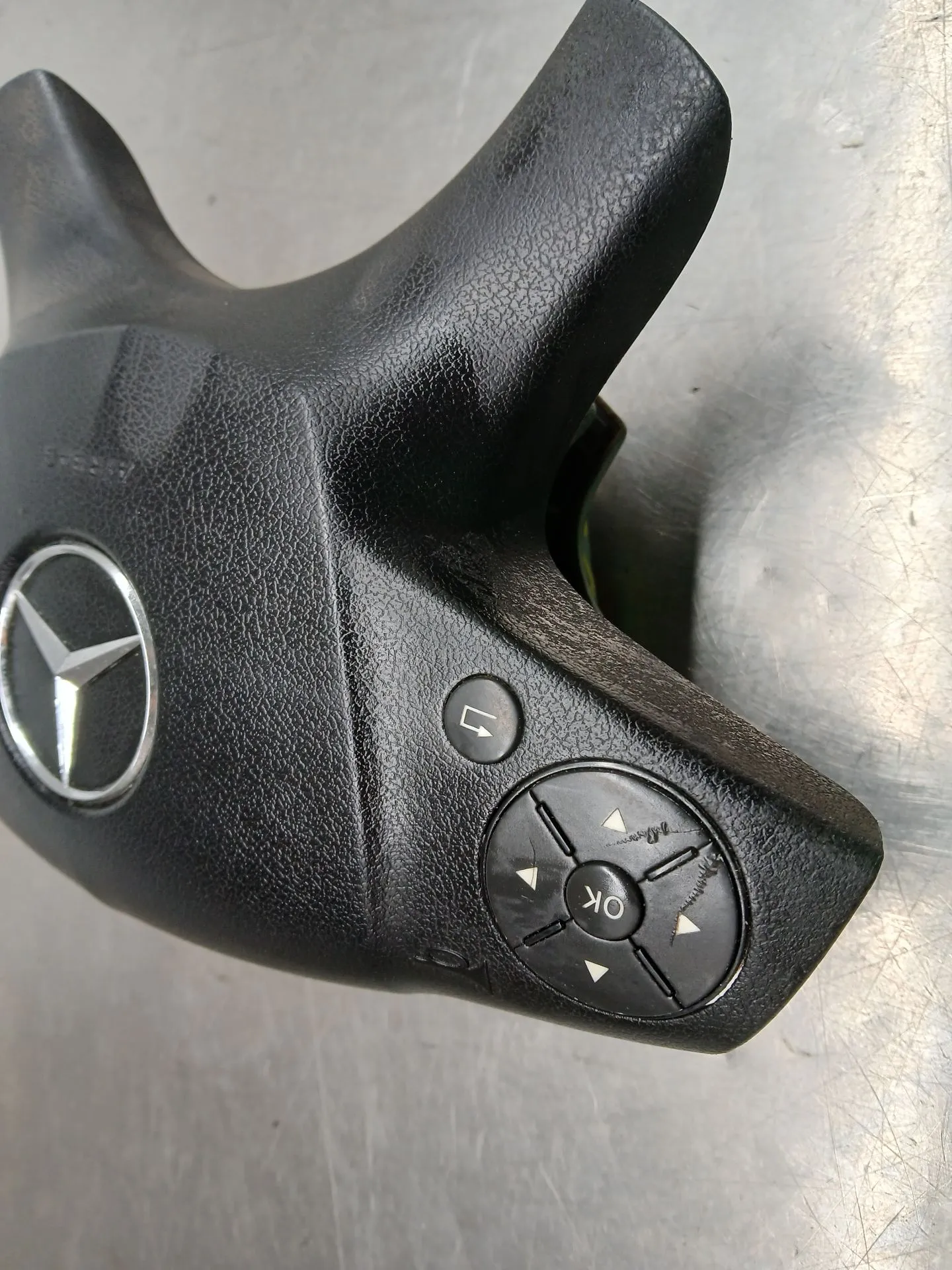Airbag du Volant MERCEDES-BENZ Classe C (W204) Imagem-1