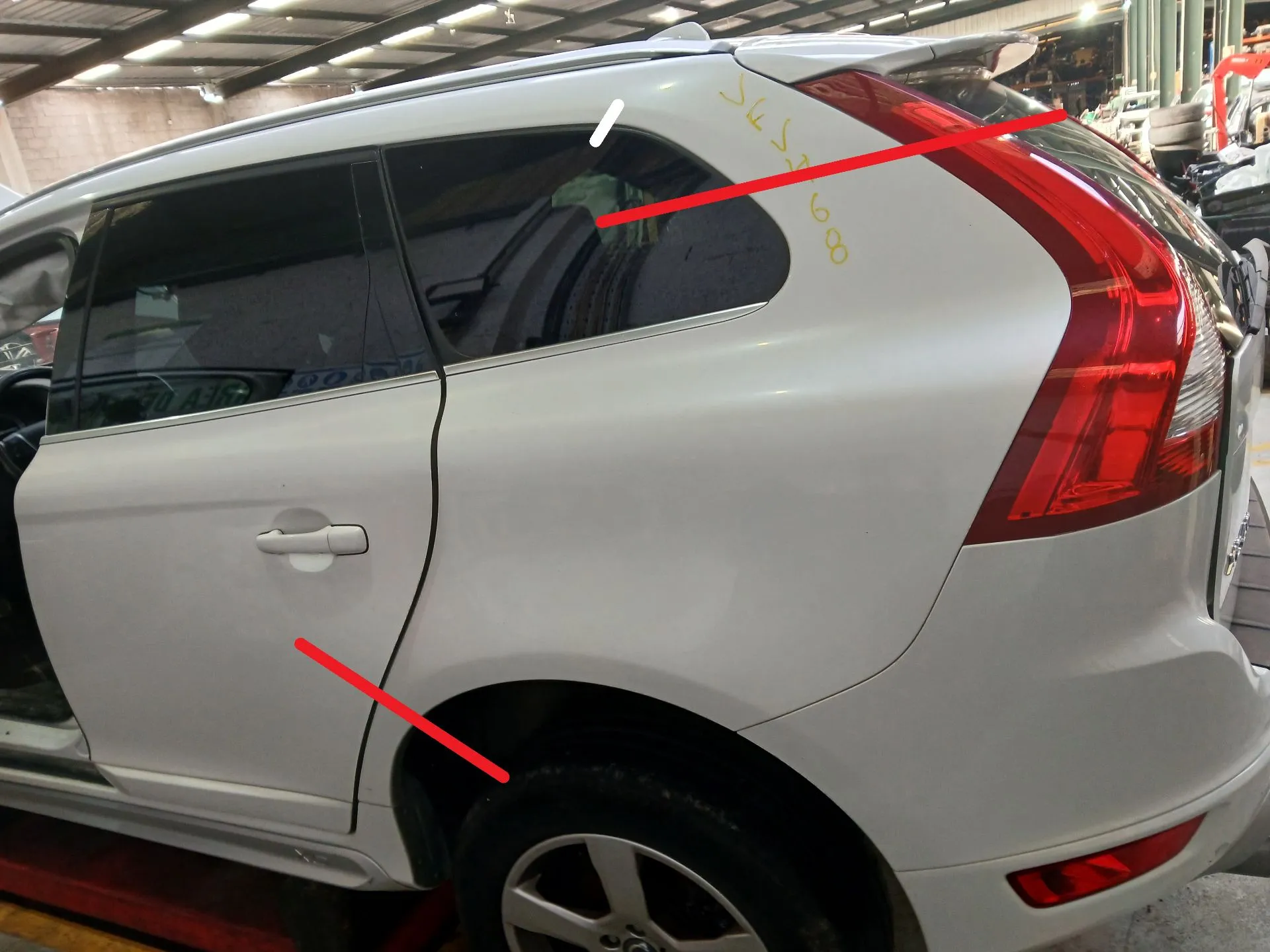 Painel trás esquerdo VOLVO XC60 I (156)