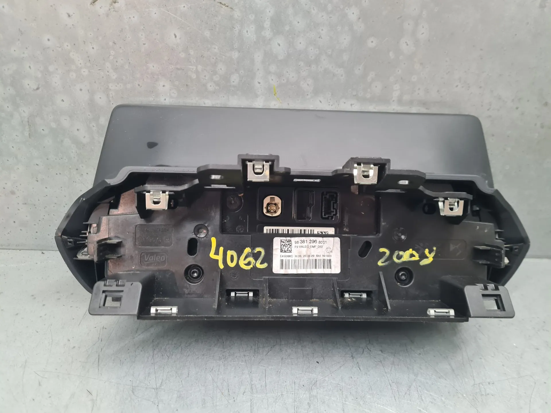 Kit Auto-rádio PEUGEOT 2008 II (U_) Imagem-2