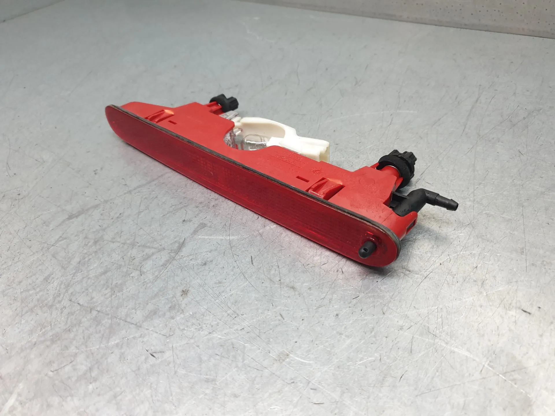 Feu de stop supplémentaire / 3e feu PEUGEOT Rifter Imagem-1