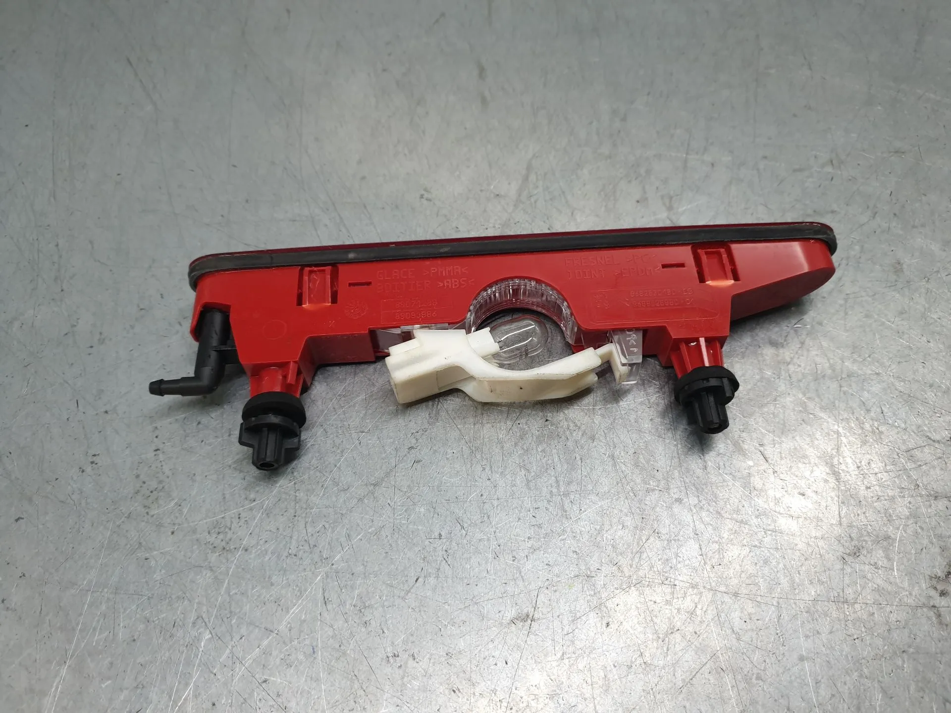 Feu de stop supplémentaire / 3e feu PEUGEOT Rifter Imagem-4