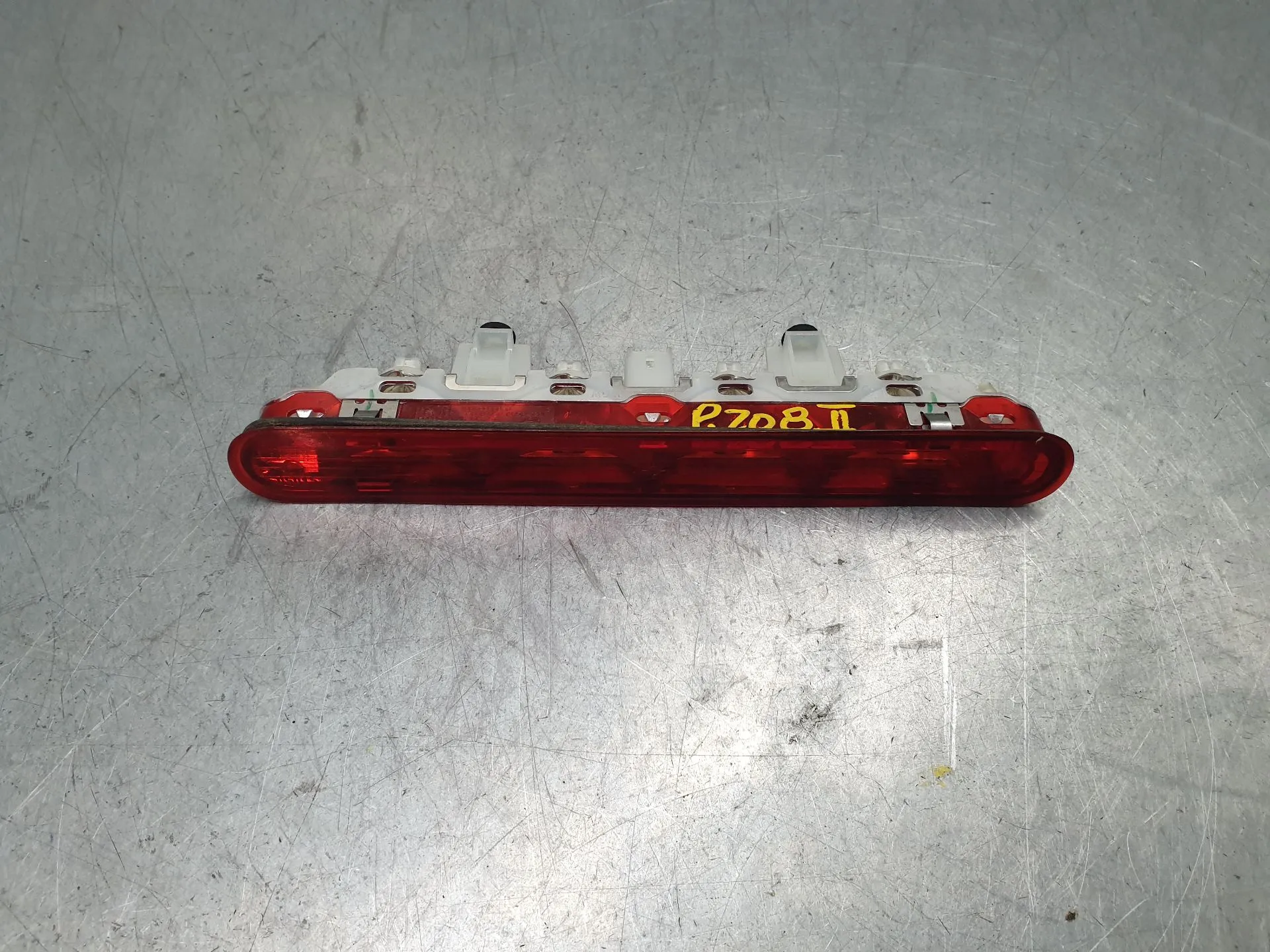 Feu de stop supplémentaire / 3e feu PEUGEOT 208 II