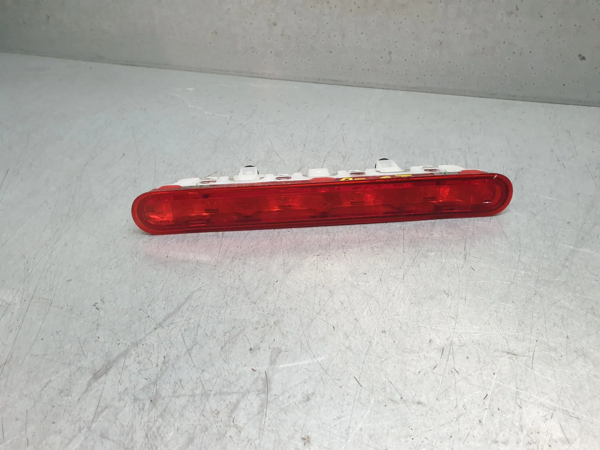 Feu de stop supplémentaire / 3e feu PEUGEOT 208 II Imagem-1